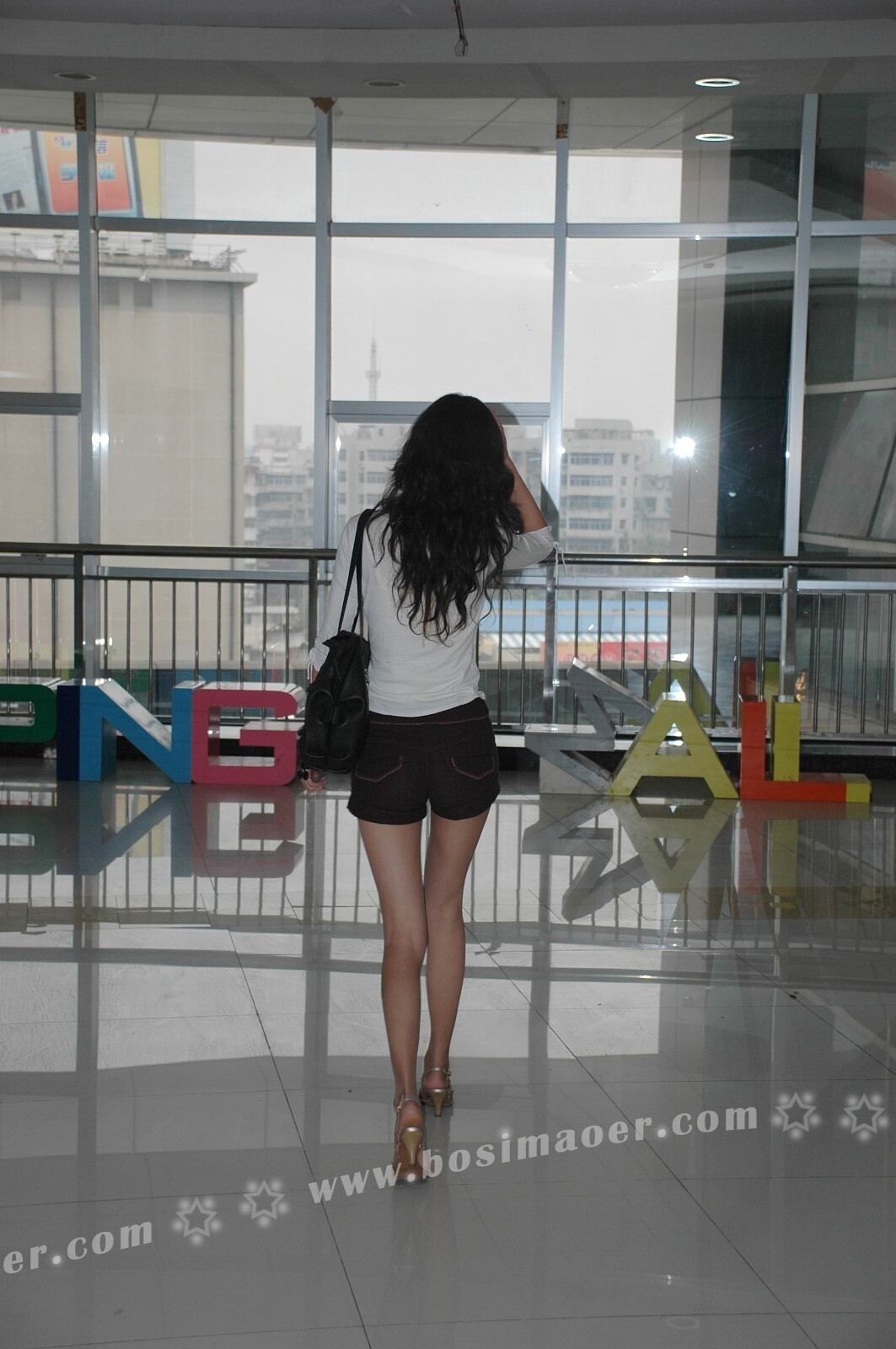 外出游玩丝腿写真合集 波斯猫儿VIP套图