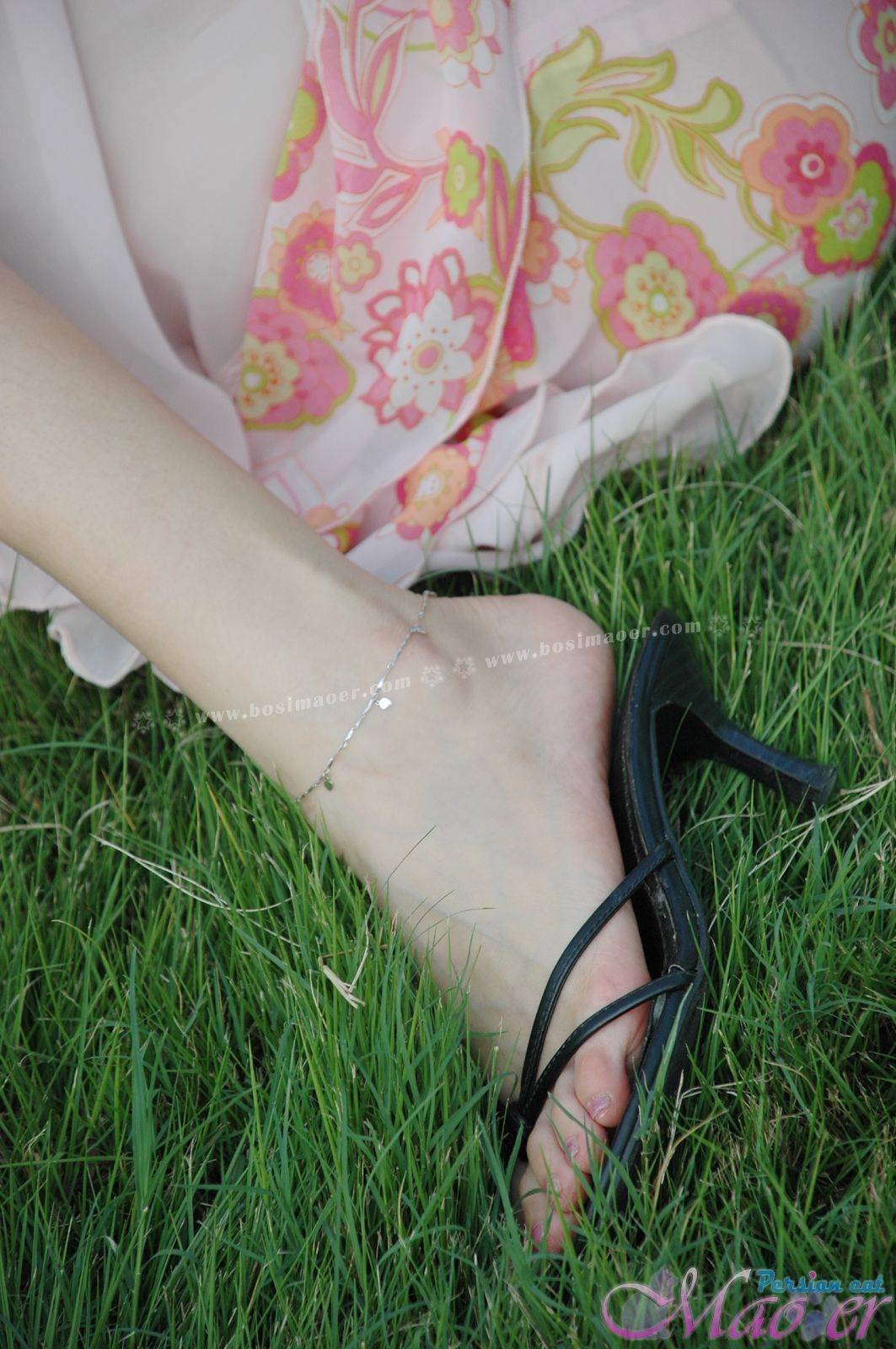 野外露出完美无暇的性感美腿 波斯猫儿合集精选Part45