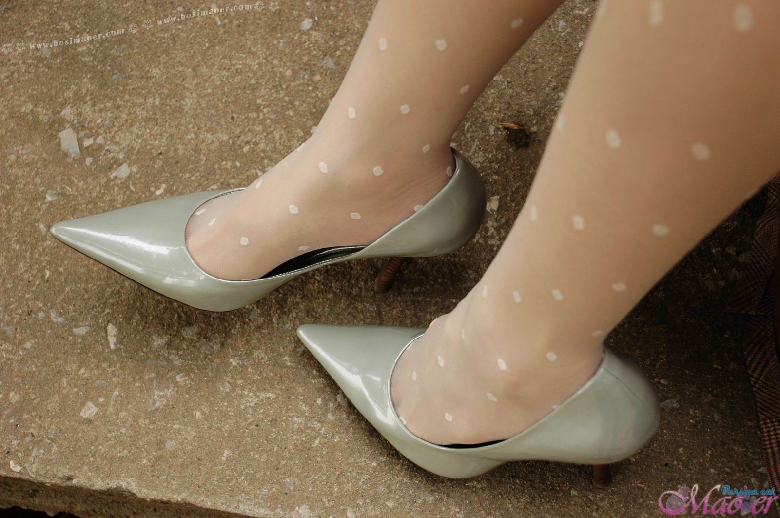 脱下野外花纹丝袜 波斯猫儿Part30