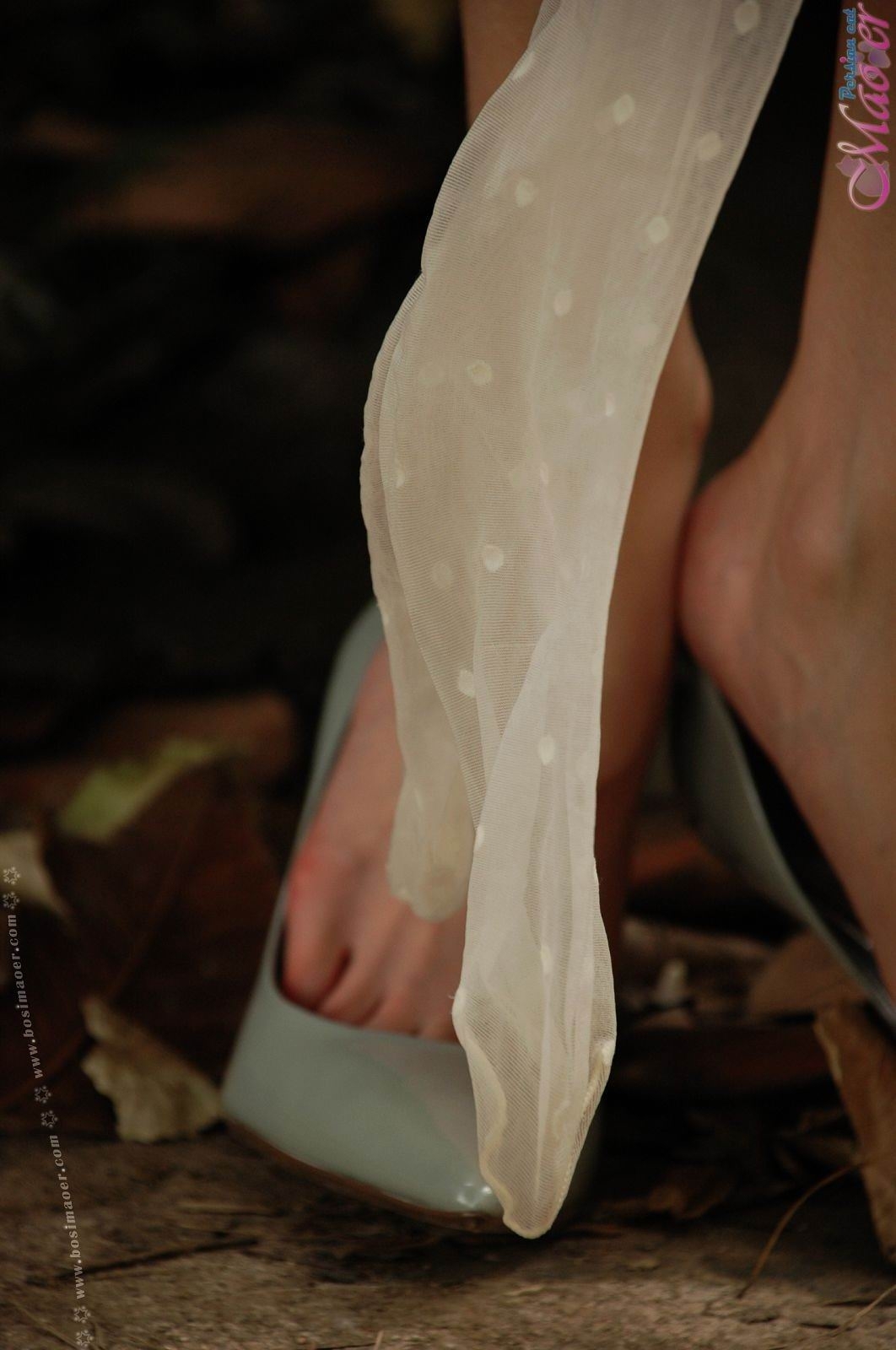 脱下野外花纹丝袜 波斯猫儿Part30