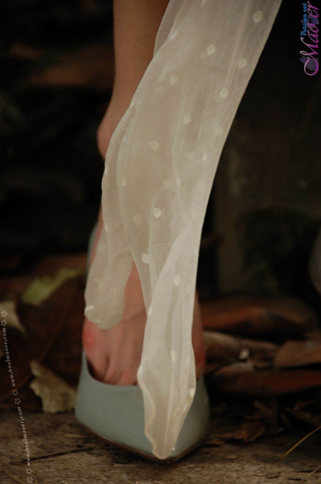 脱下野外花纹丝袜 波斯猫儿Part30