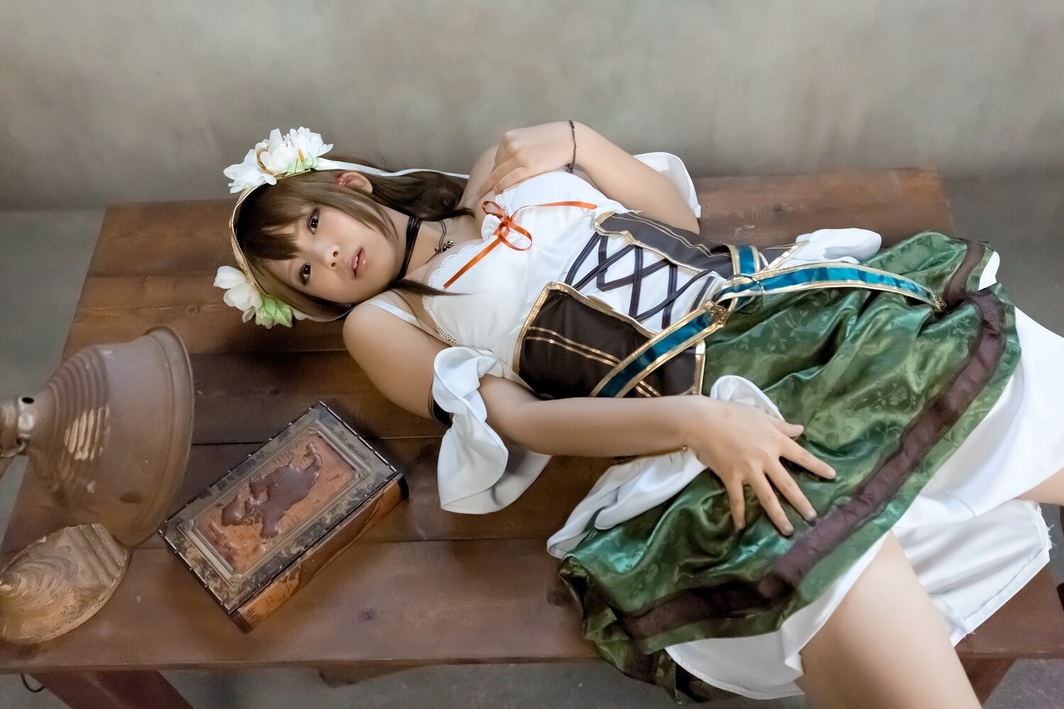 (C83) (COSPLAY) [ENAKO] 虚空のカナリア 性感丝袜美女图片