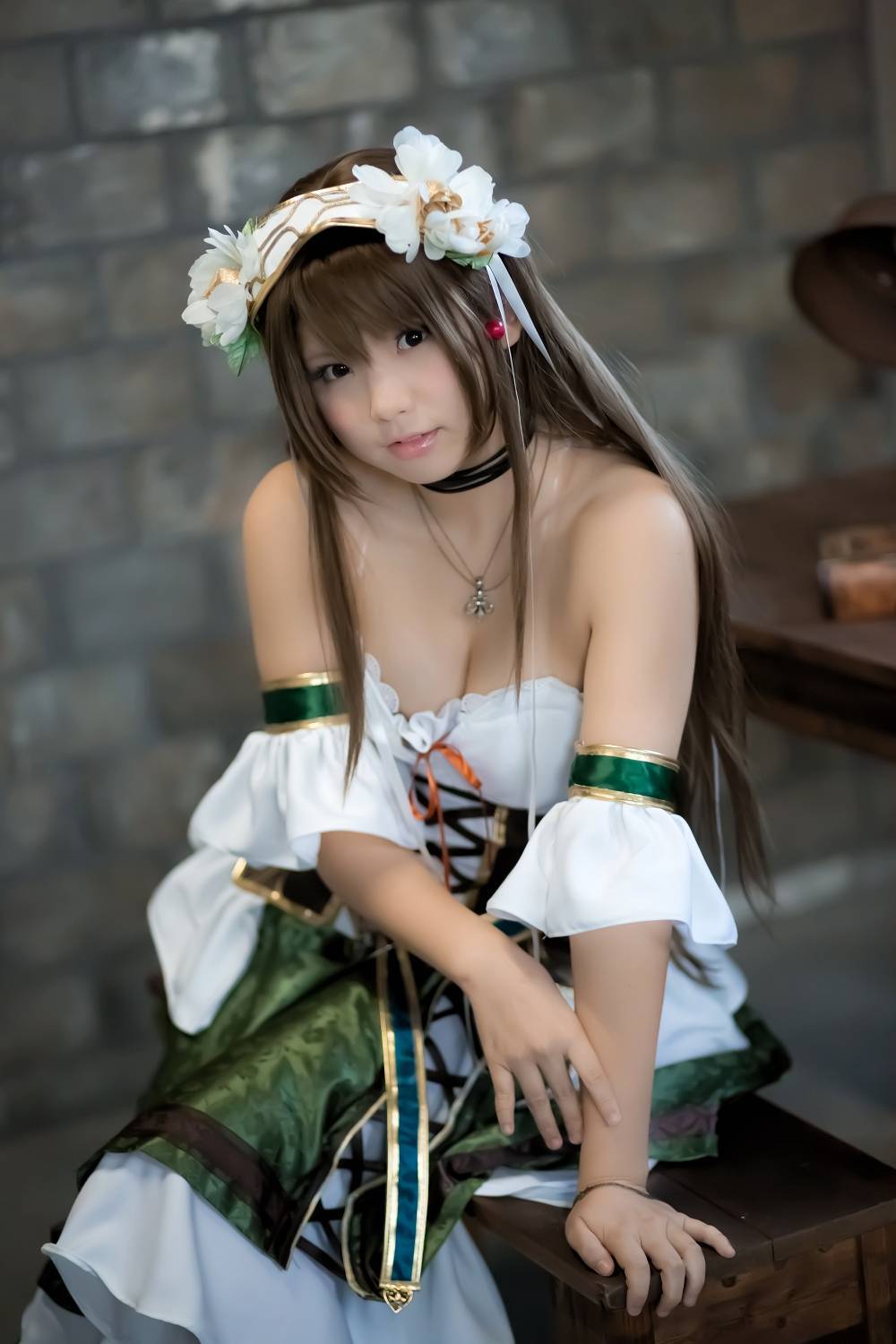 (C83) (COSPLAY) [ENAKO] 虚空のカナリア 性感丝袜美女图片