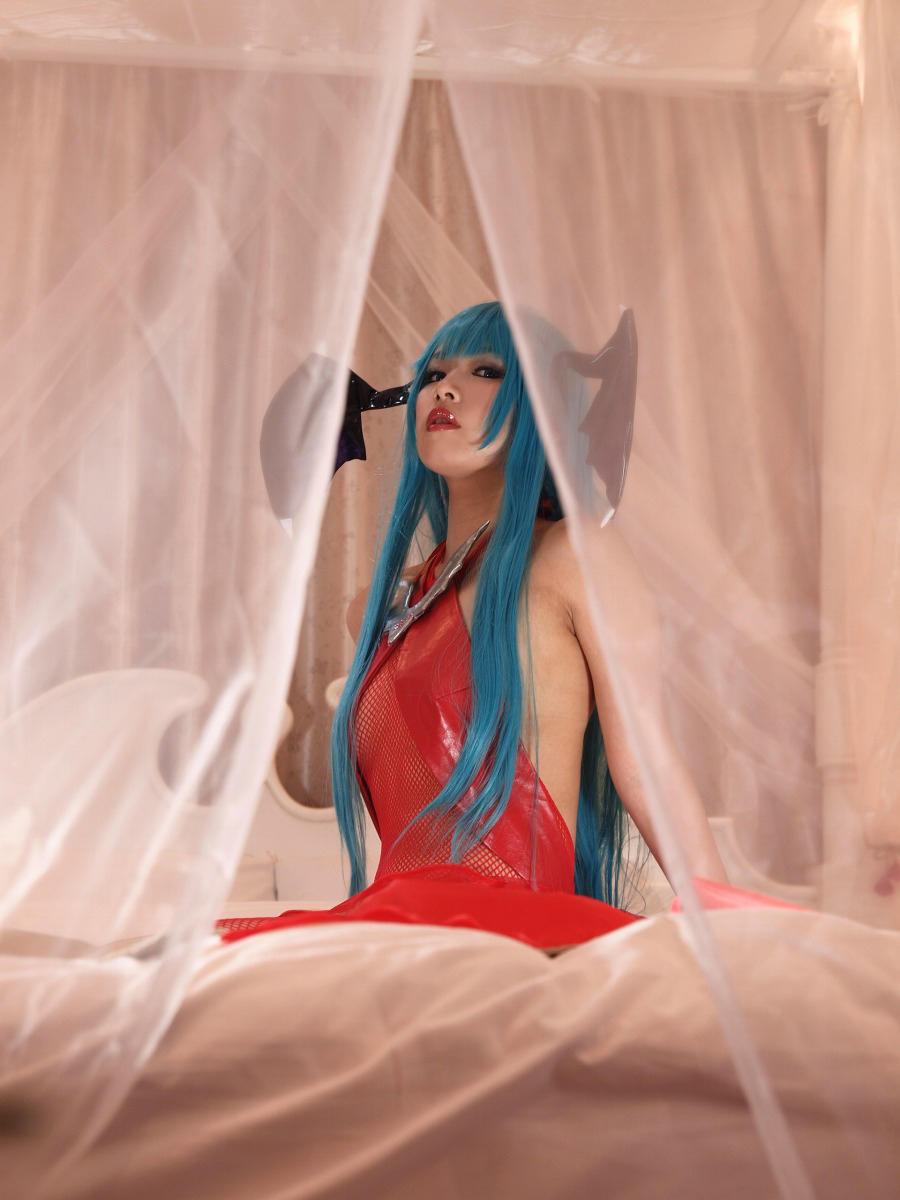 红色精美诱惑套图 cosplay美女套图