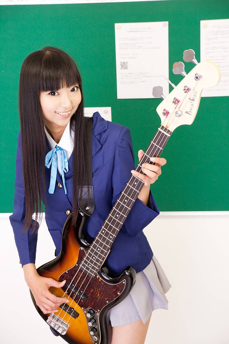 丝袜美女吉他校园 日本cosplay性感美女套图