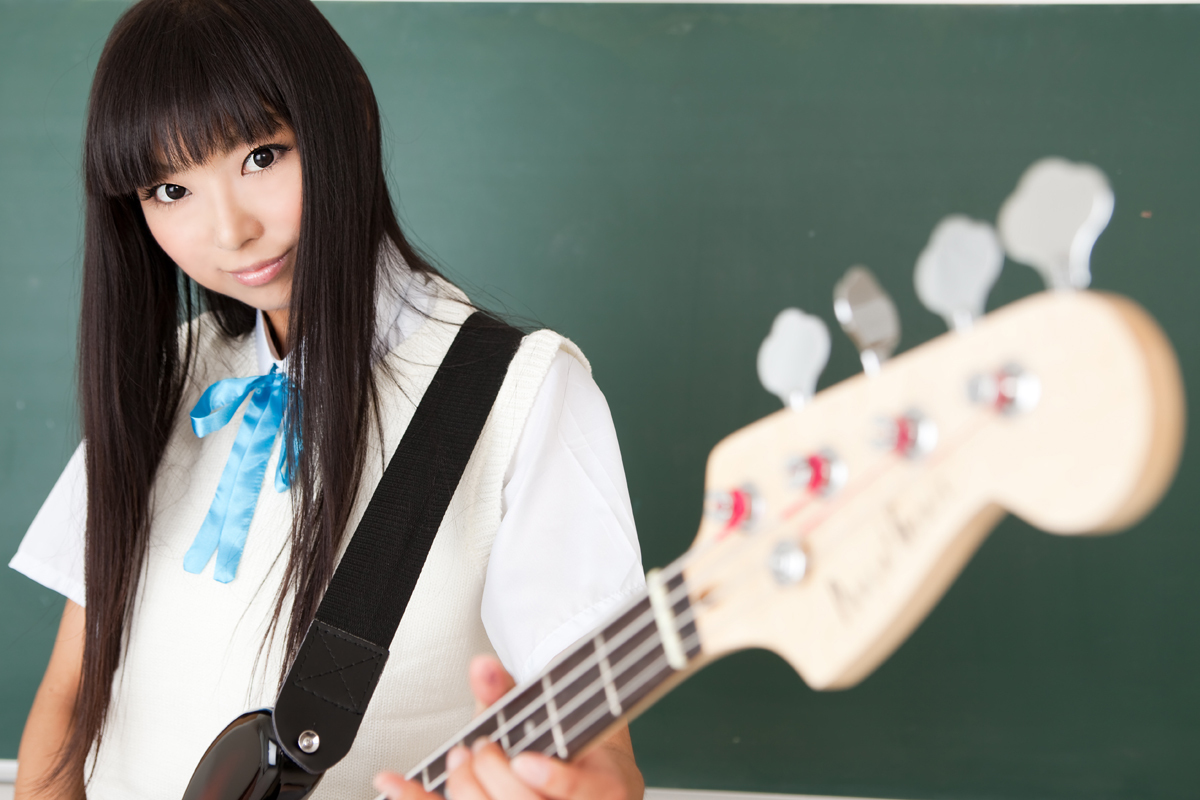 丝袜美女吉他校园 日本cosplay性感美女套图