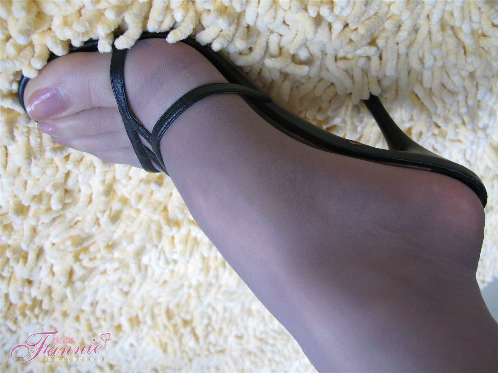 Fannie芬妮高清原图之2008圣诞快乐（高跟丝足）NO.002