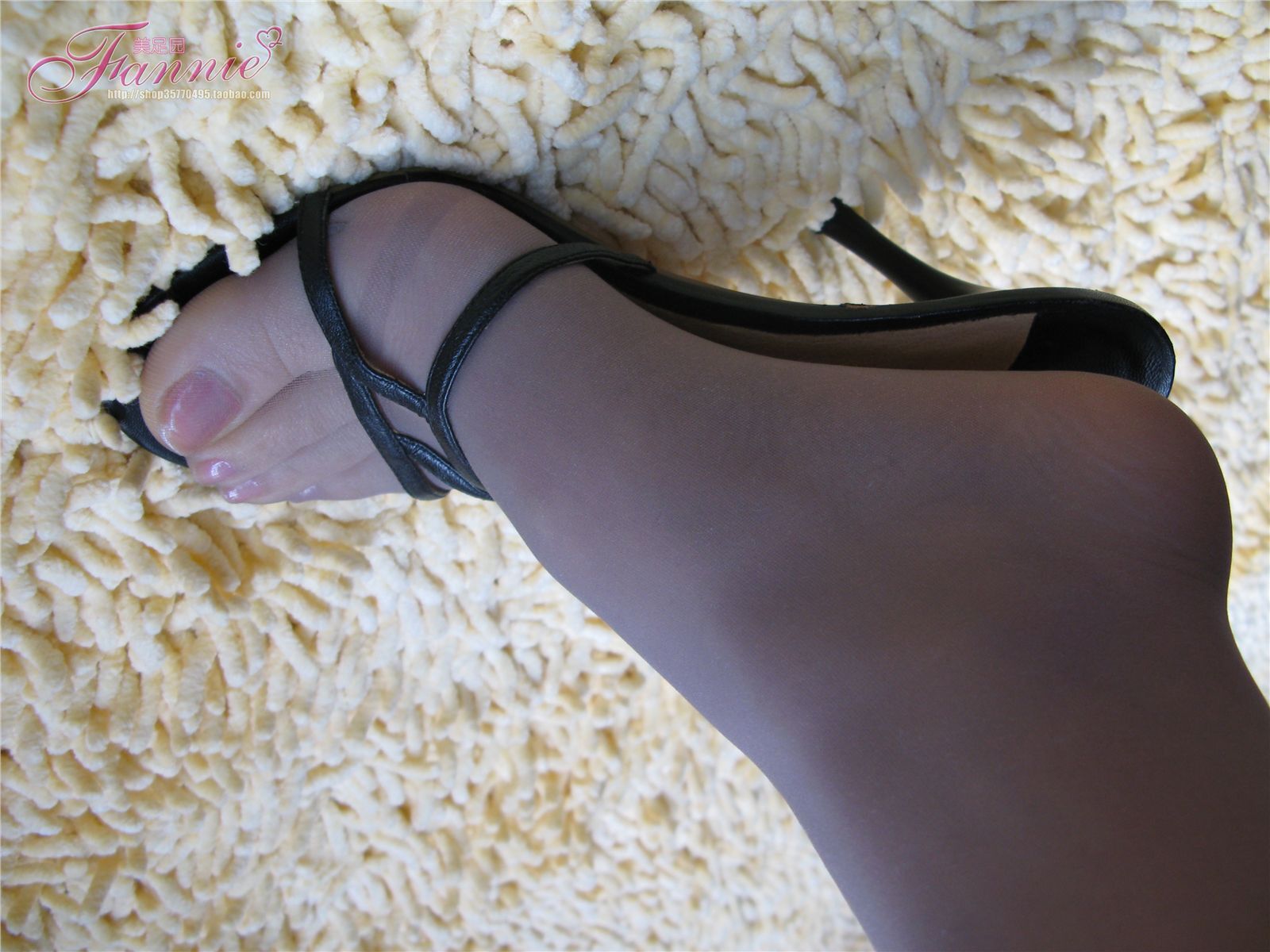 Fannie芬妮高清原图之2008圣诞快乐（高跟丝足）NO.002