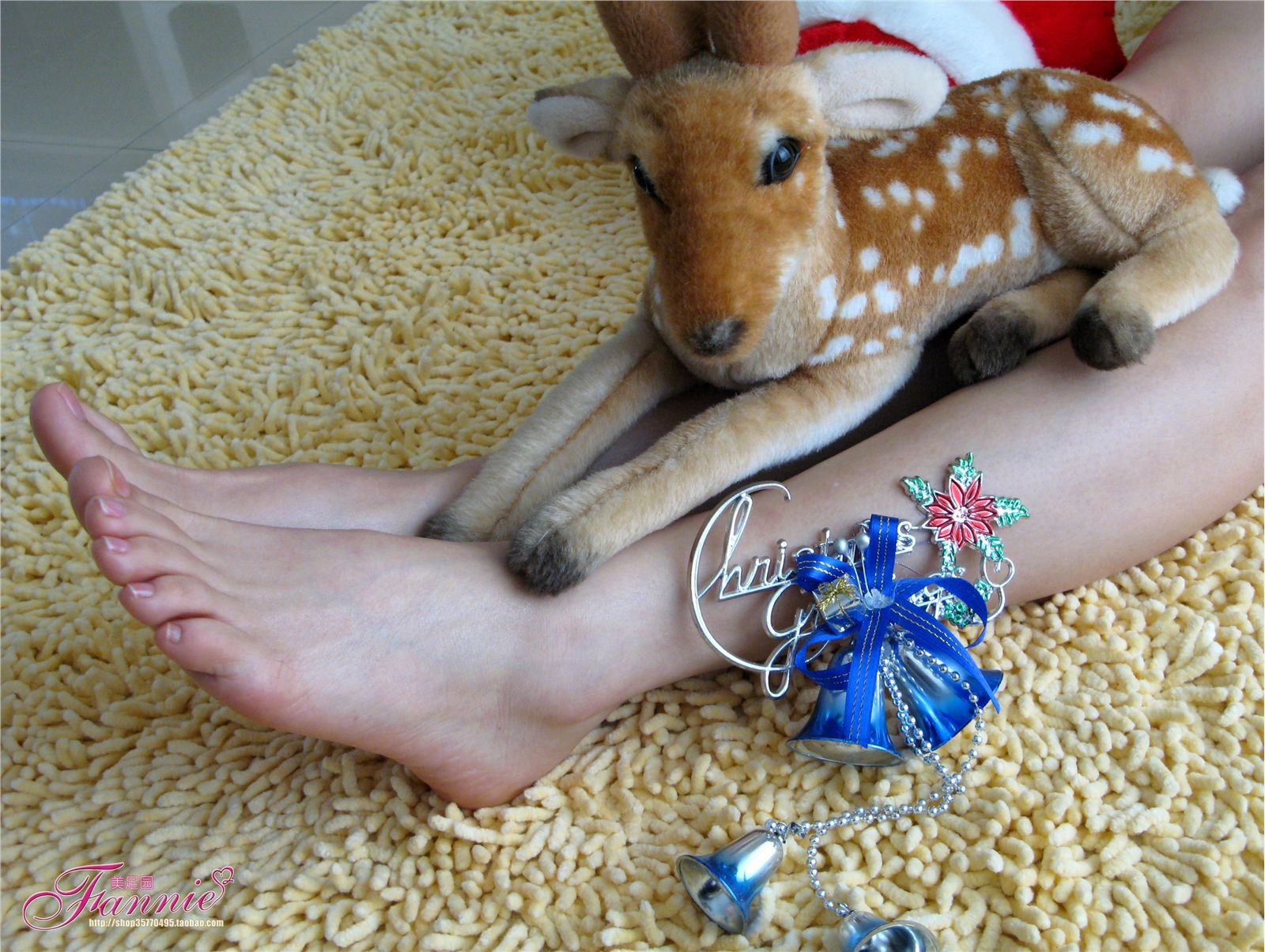 Fannie芬妮高清原图之2008圣诞快乐（裸足）NO.003
