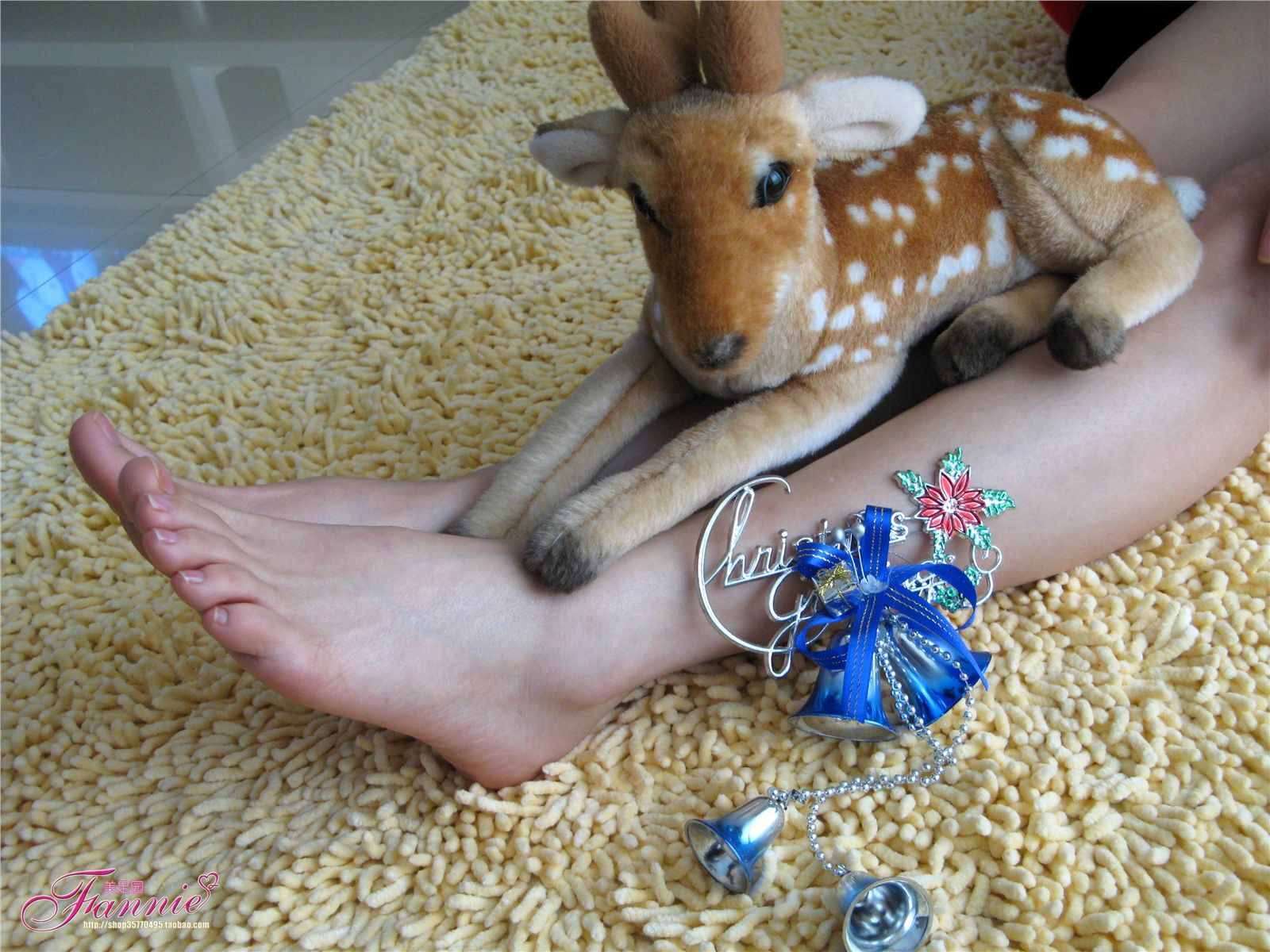 Fannie芬妮高清原图之2008圣诞快乐（裸足）NO.003
