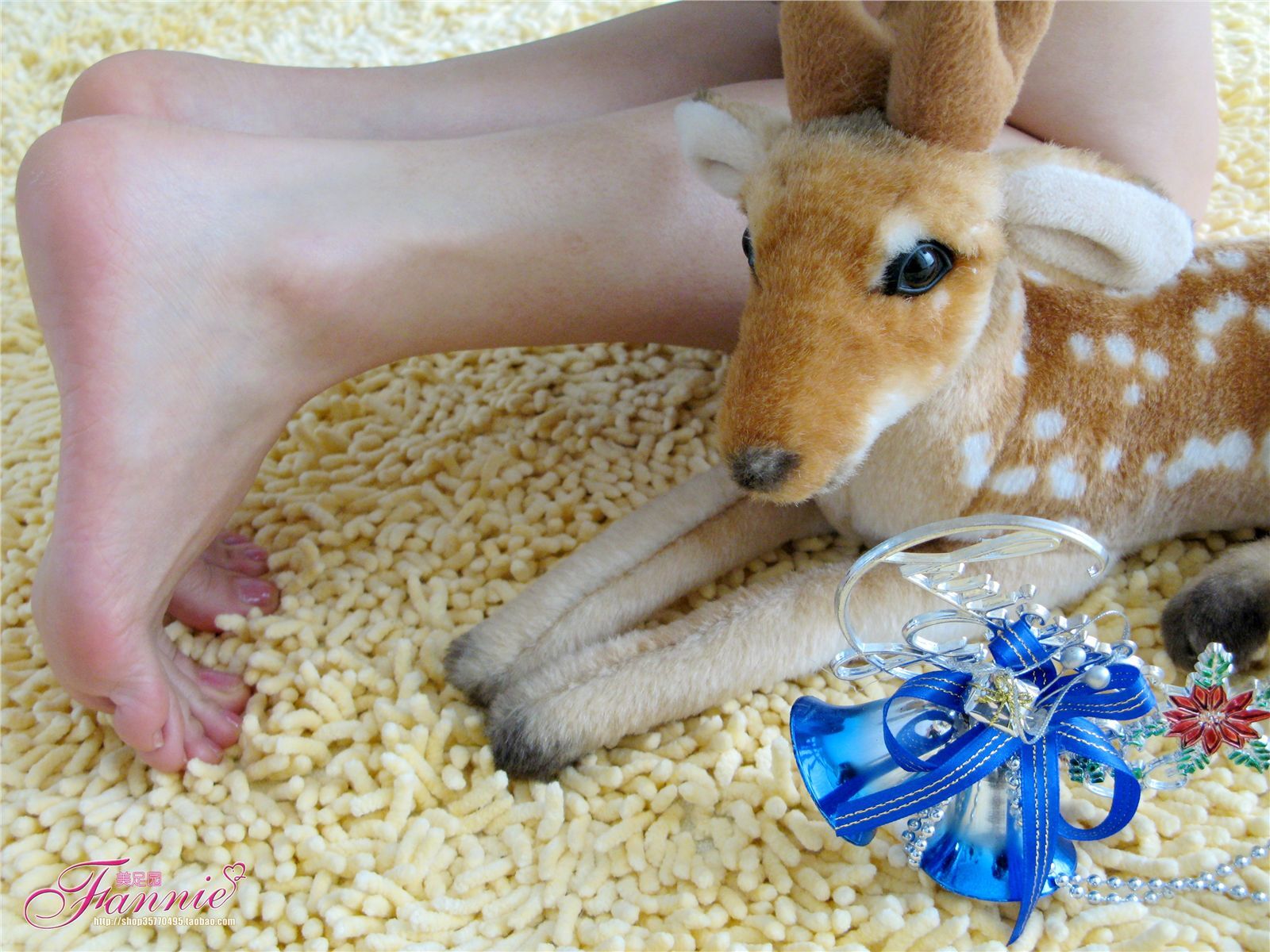 Fannie芬妮高清原图之2008圣诞快乐（裸足）NO.003