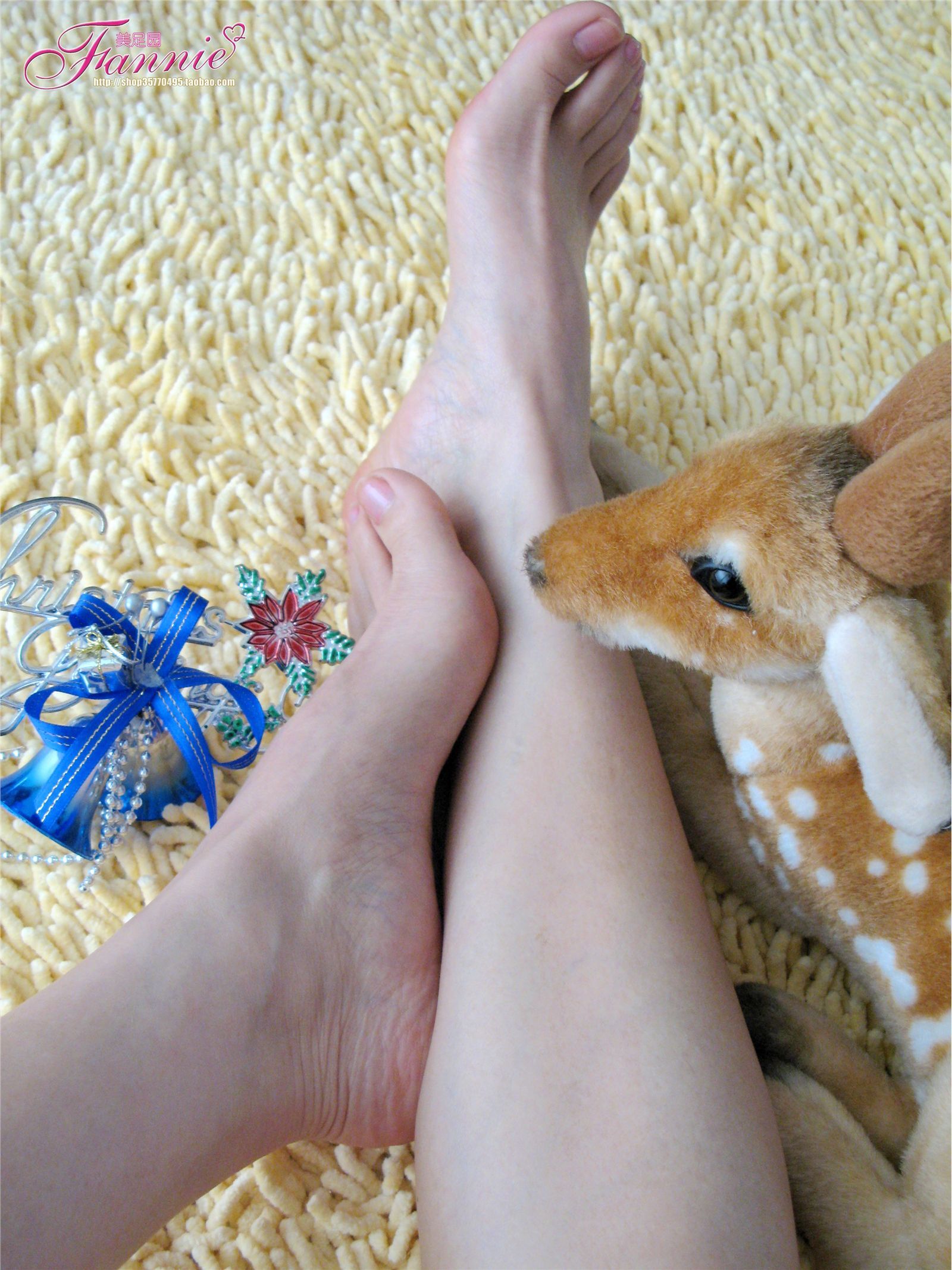 Fannie芬妮高清原图之2008圣诞快乐（裸足）NO.003