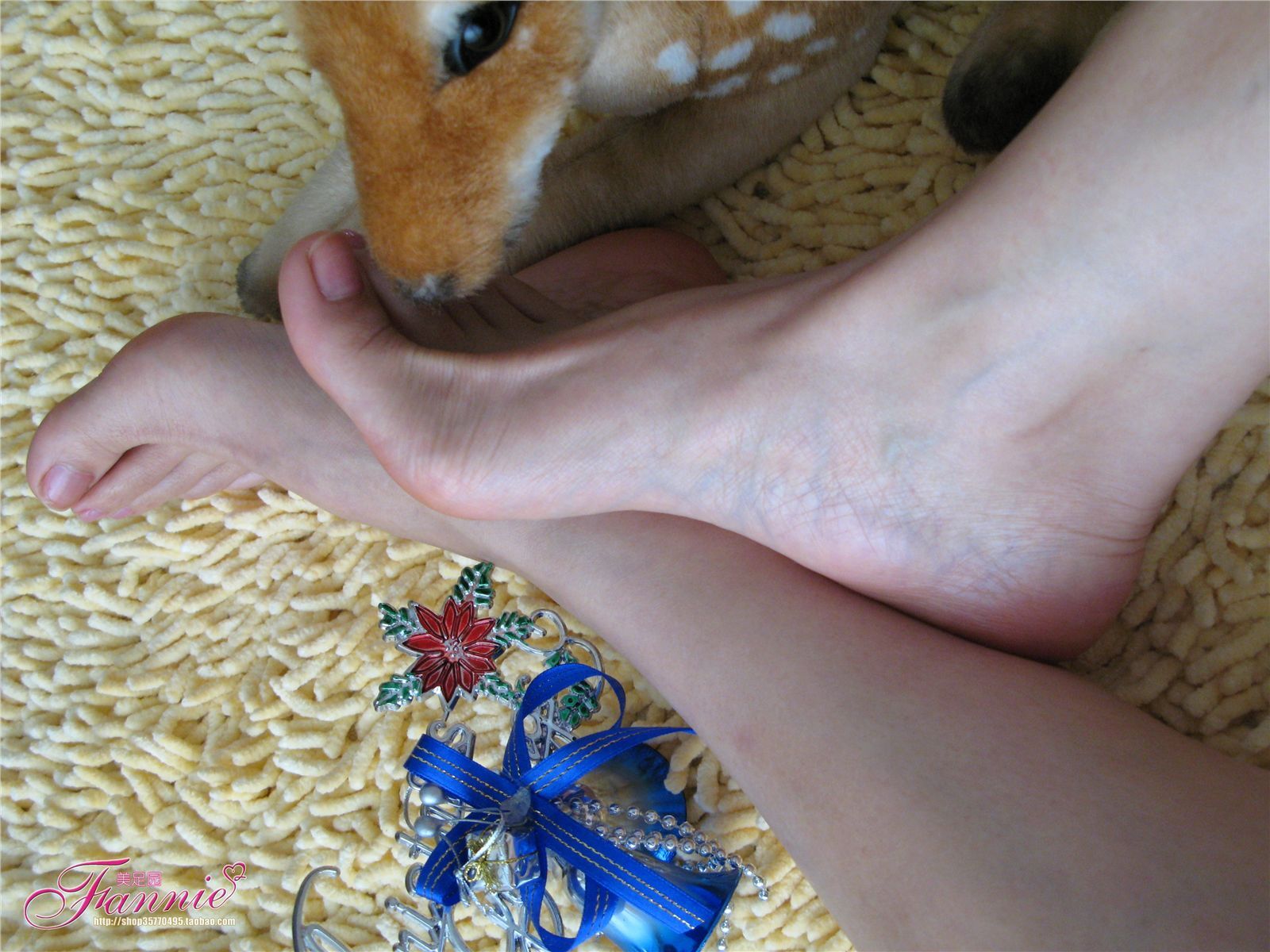 Fannie芬妮高清原图之2008圣诞快乐（裸足）NO.003