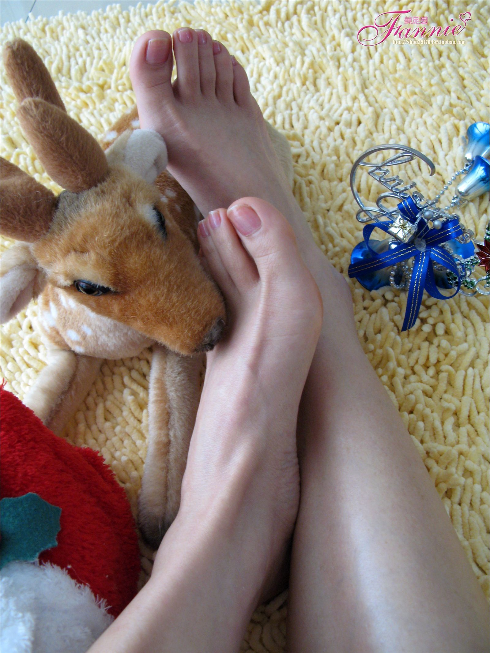 Fannie芬妮高清原图之2008圣诞快乐（裸足）NO.003