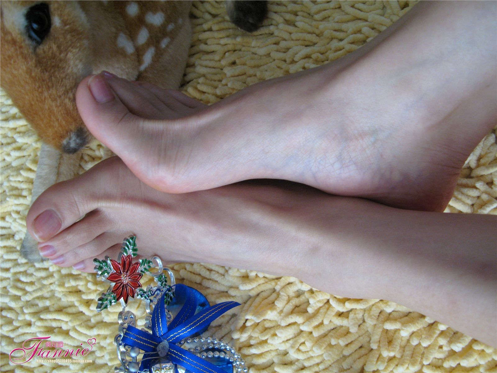 Fannie芬妮高清原图之2008圣诞快乐（裸足）NO.003