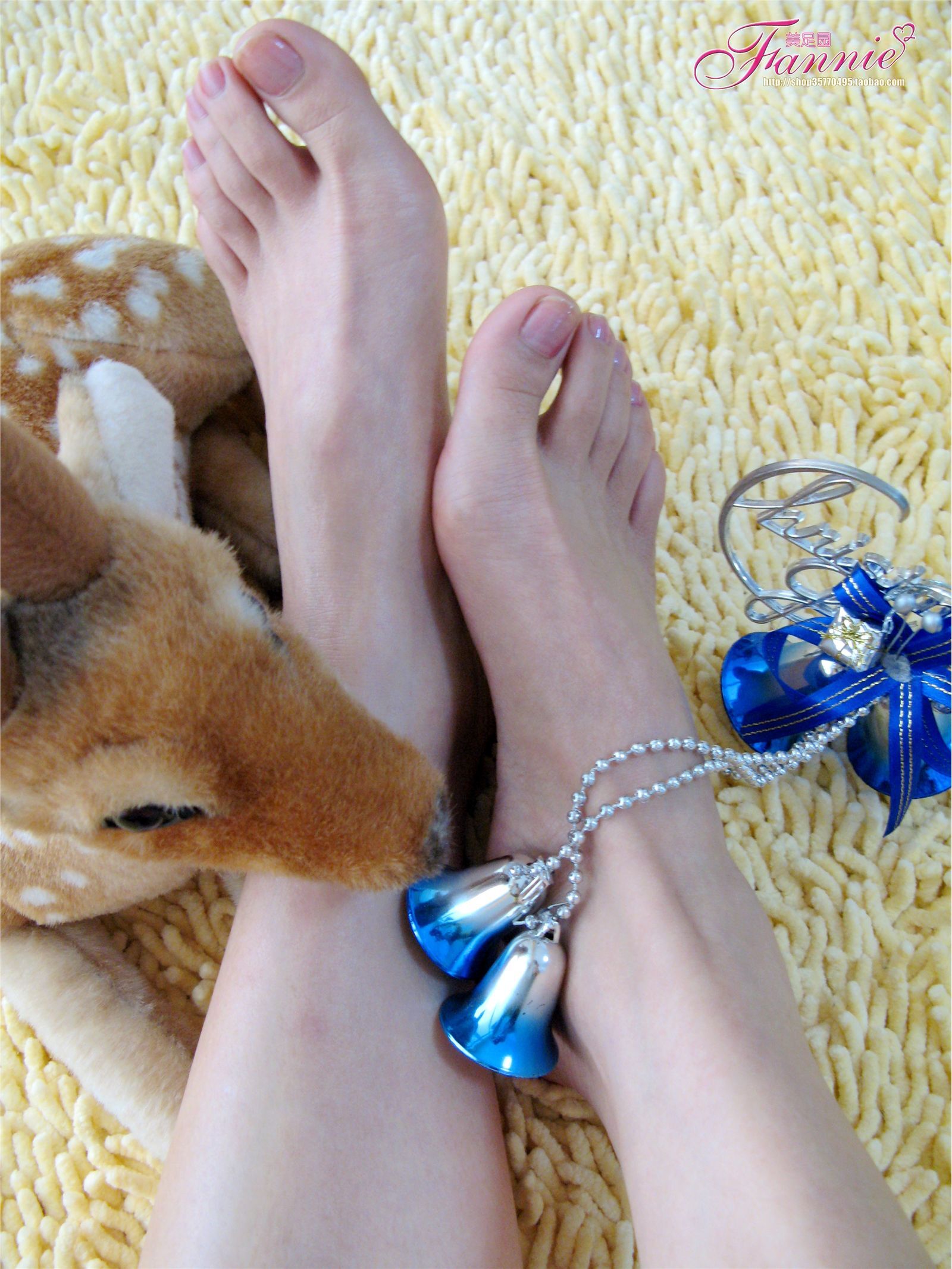 Fannie芬妮高清原图之2008圣诞快乐（裸足）NO.003