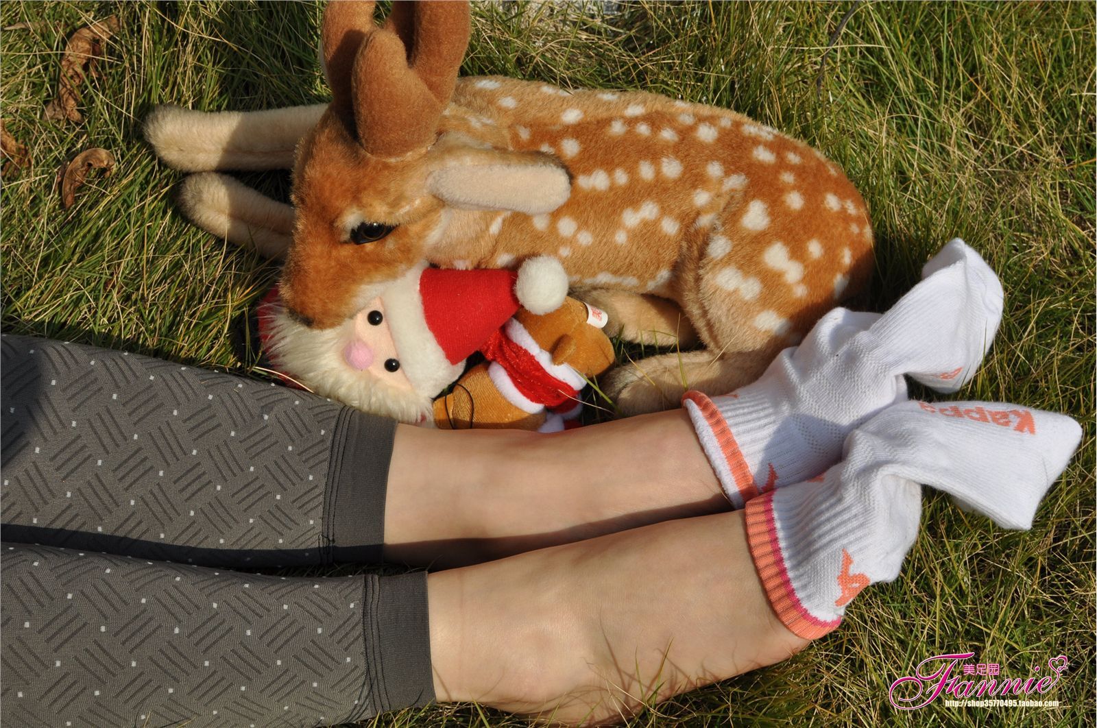 Fannie芬妮高清原图之2011圣诞快乐（裸足）NO.010
