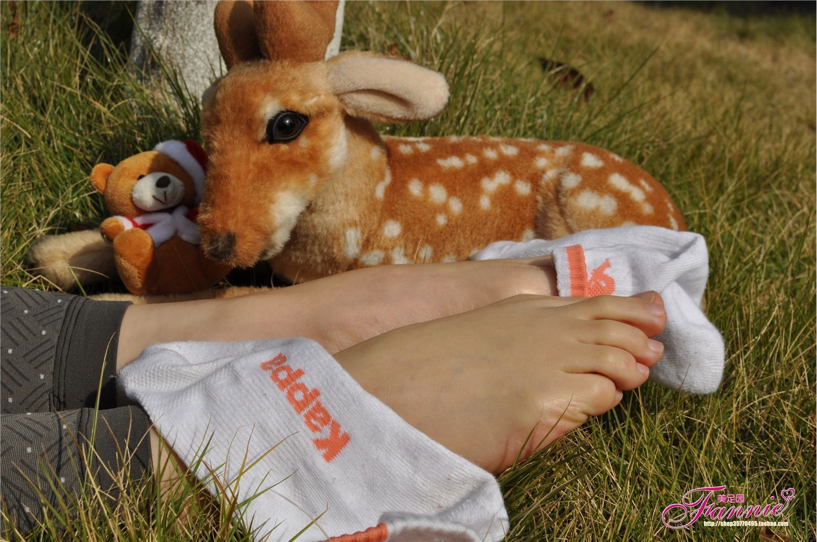 Fannie芬妮高清原图之2011圣诞快乐（裸足）NO.010