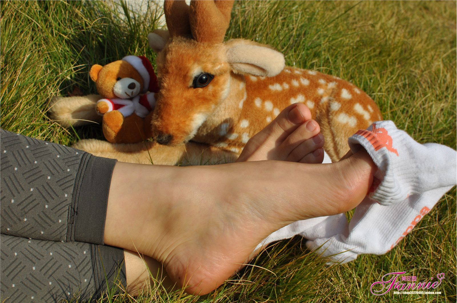 Fannie芬妮高清原图之2011圣诞快乐（裸足）NO.010