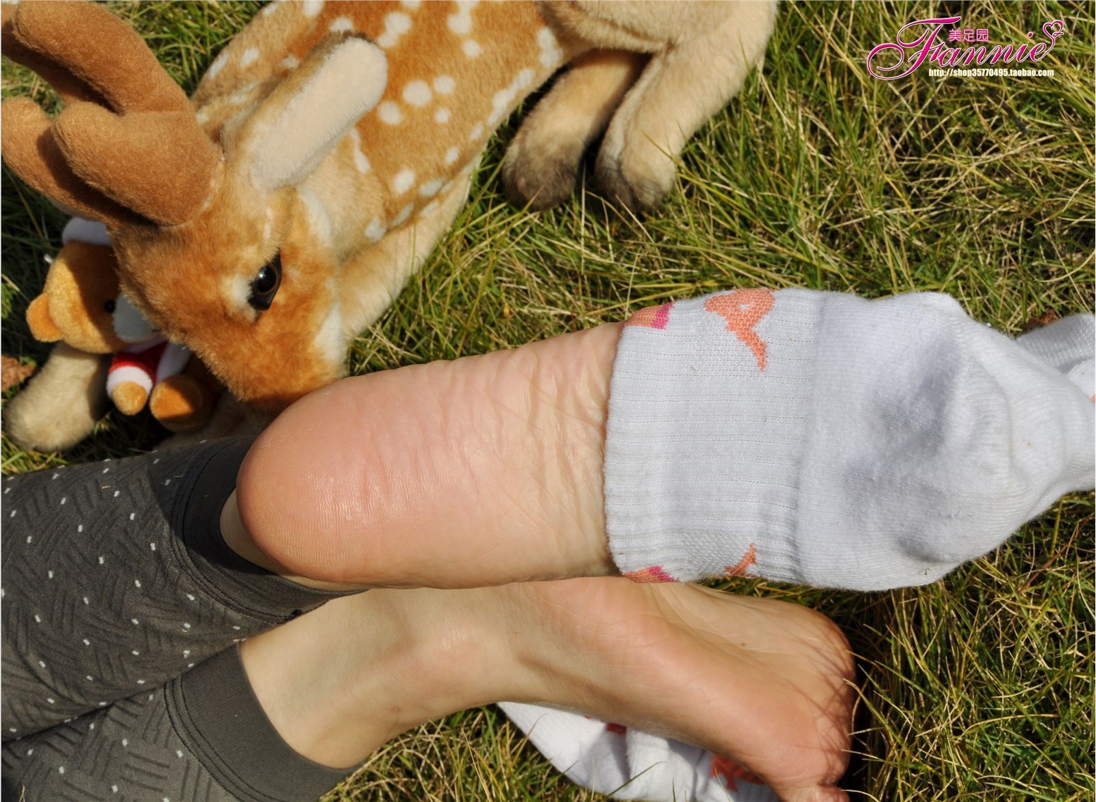 Fannie芬妮高清原图之2011圣诞快乐（裸足）NO.010