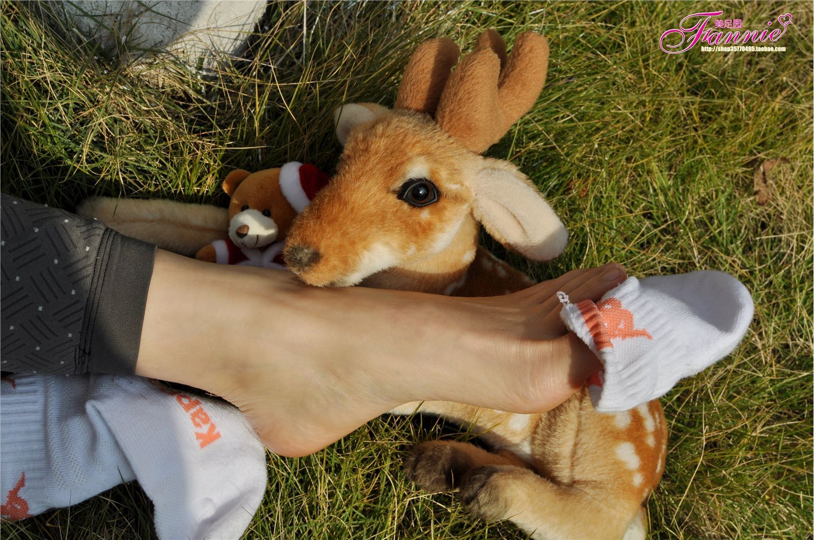 Fannie芬妮高清原图之2011圣诞快乐（裸足）NO.010