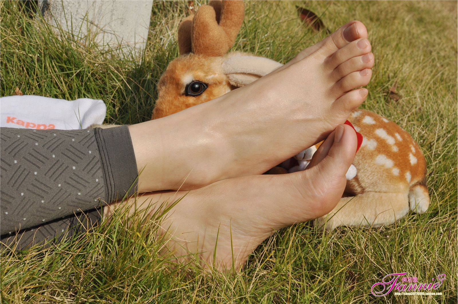 Fannie芬妮高清原图之2011圣诞快乐（裸足）NO.010