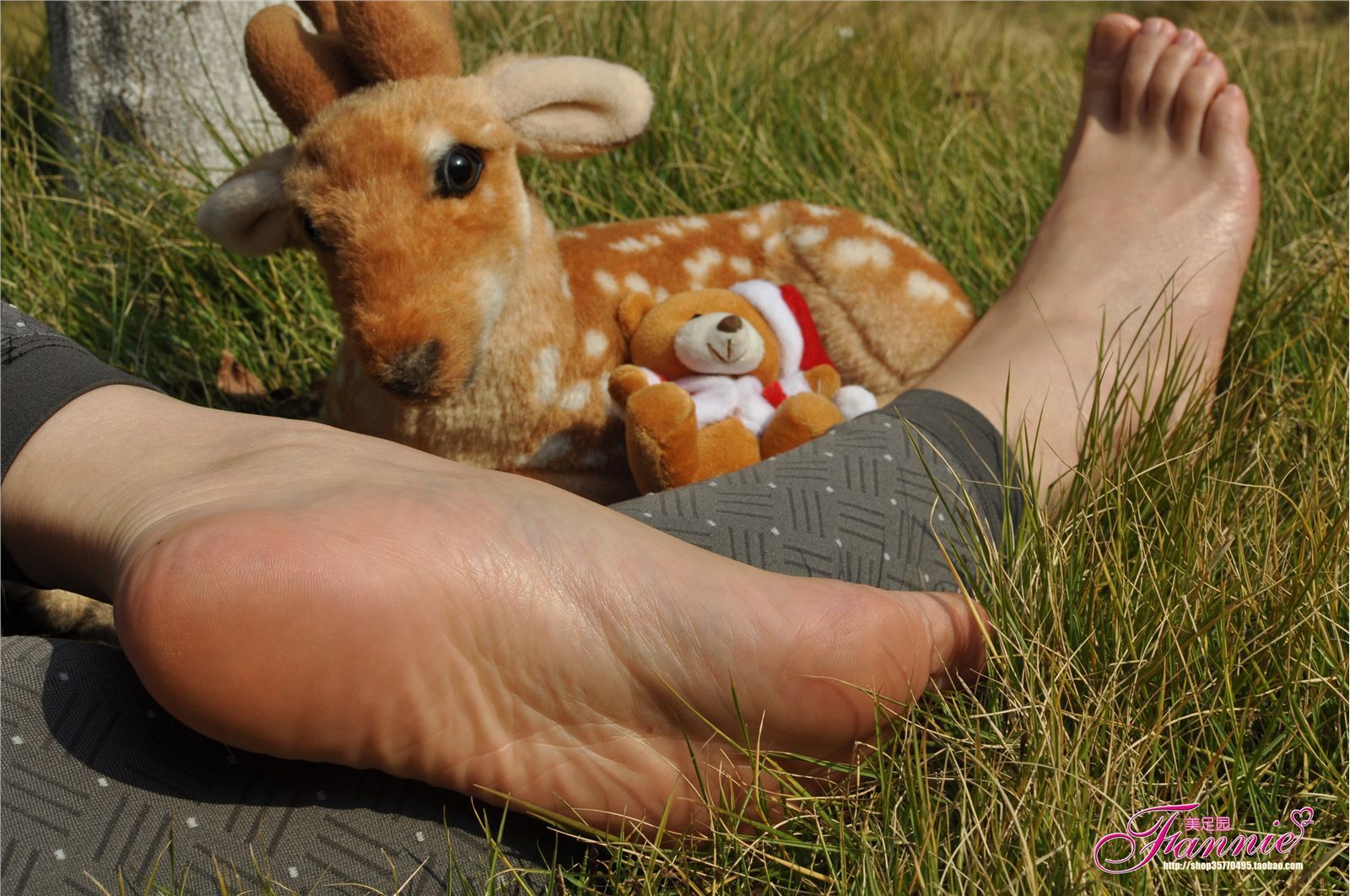 Fannie芬妮高清原图之2011圣诞快乐（裸足）NO.010