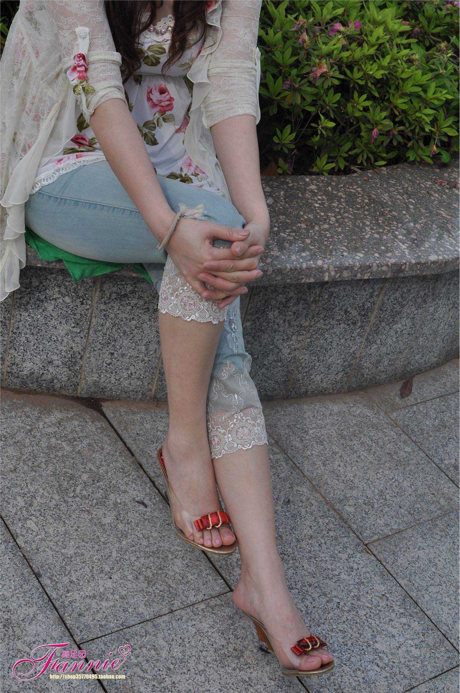 Fannie芬妮高清原图之2011周年特辑（裸足1）NO.011