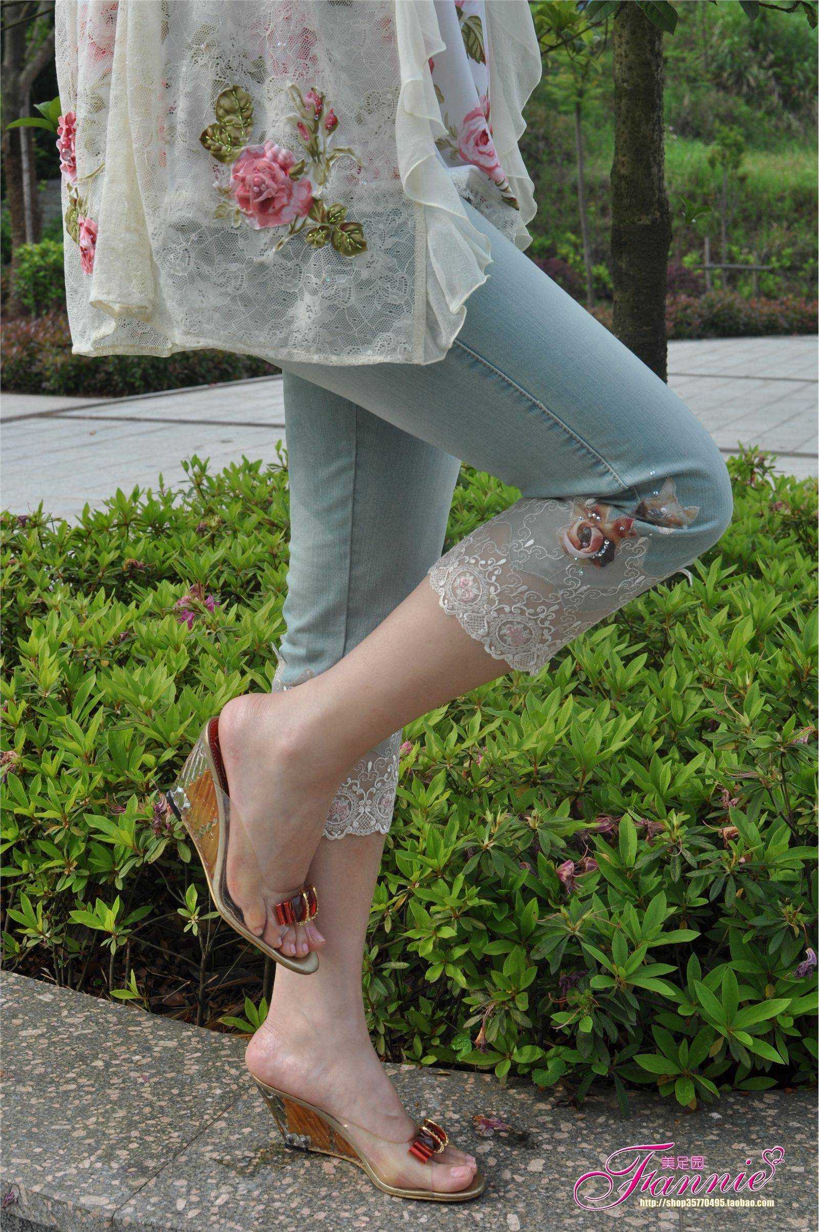 Fannie芬妮高清原图之2011周年特辑（裸足1）NO.011