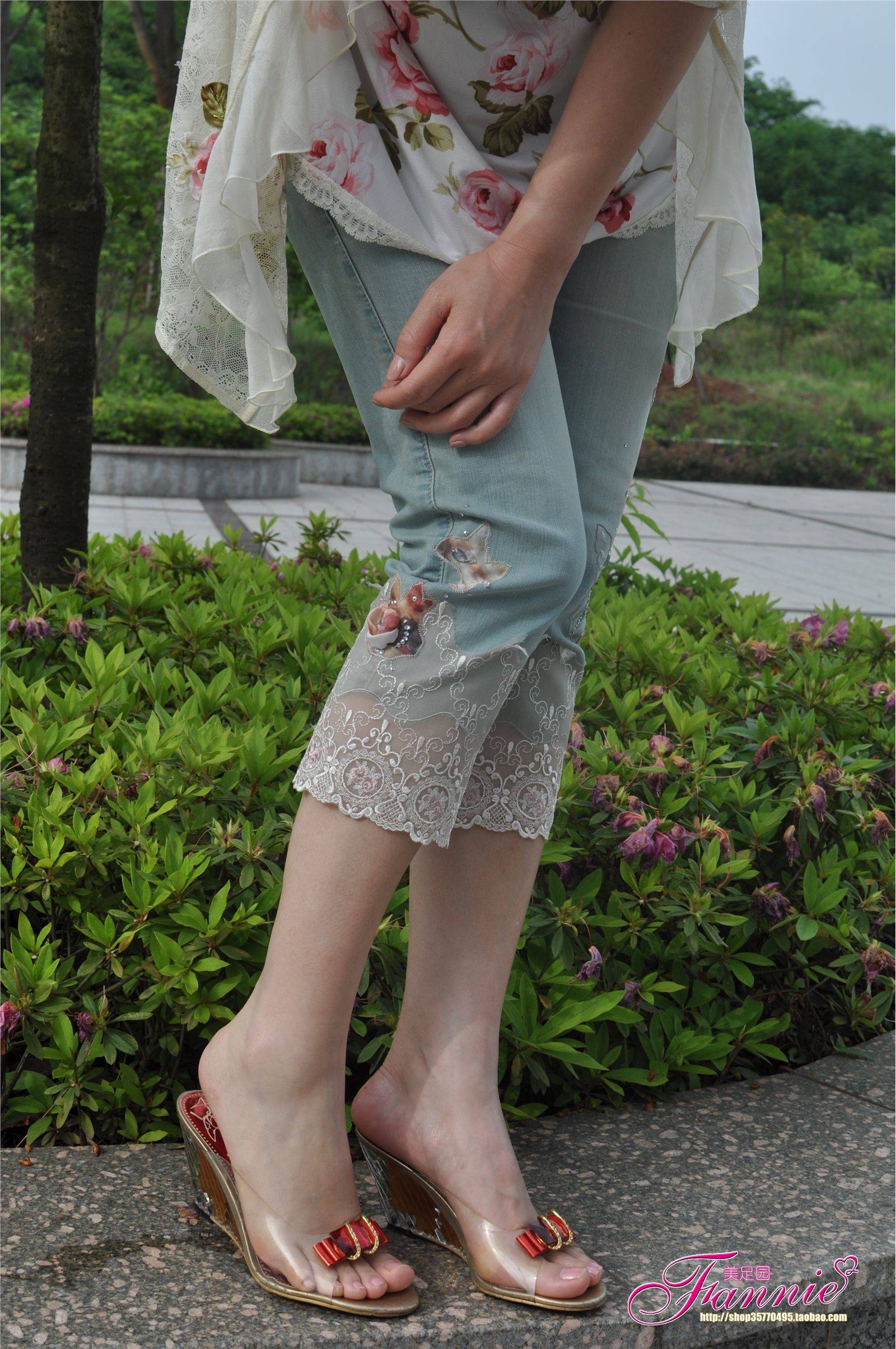 Fannie芬妮高清原图之2011周年特辑（裸足1）NO.011