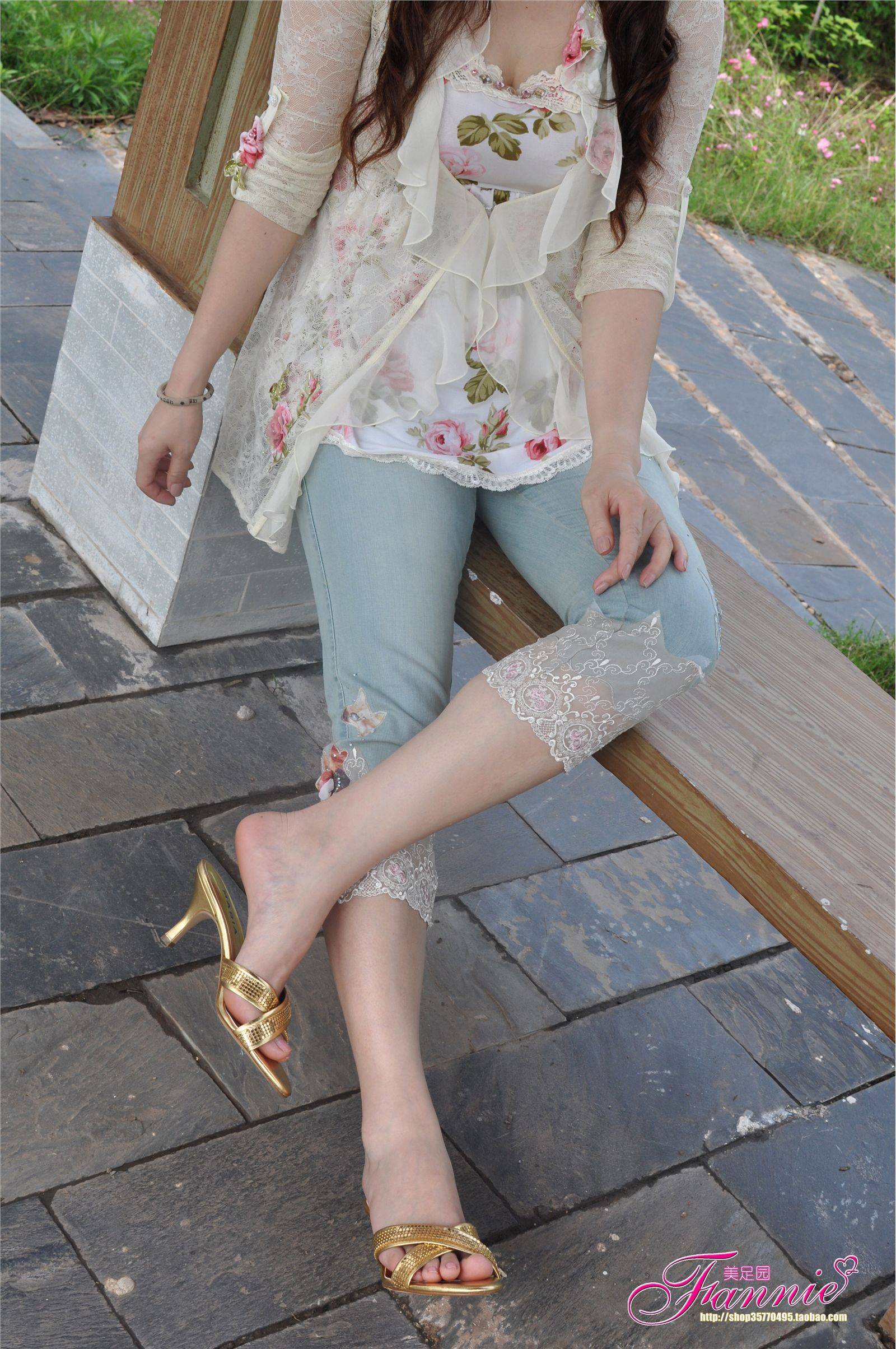 Fannie芬妮高清原图之2011周年特辑（裸足3）NO.013