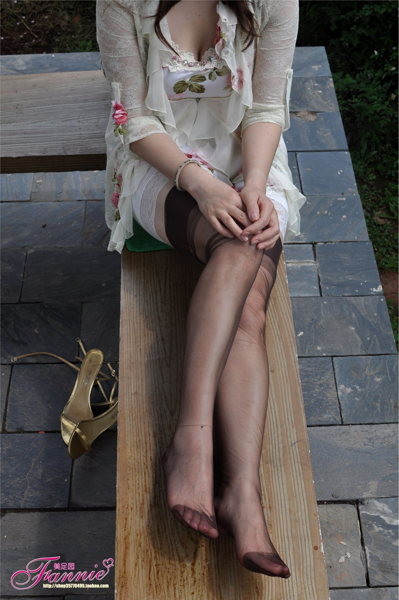 Fannie芬妮高清原图之2011周年特辑（丝足3）NO.016