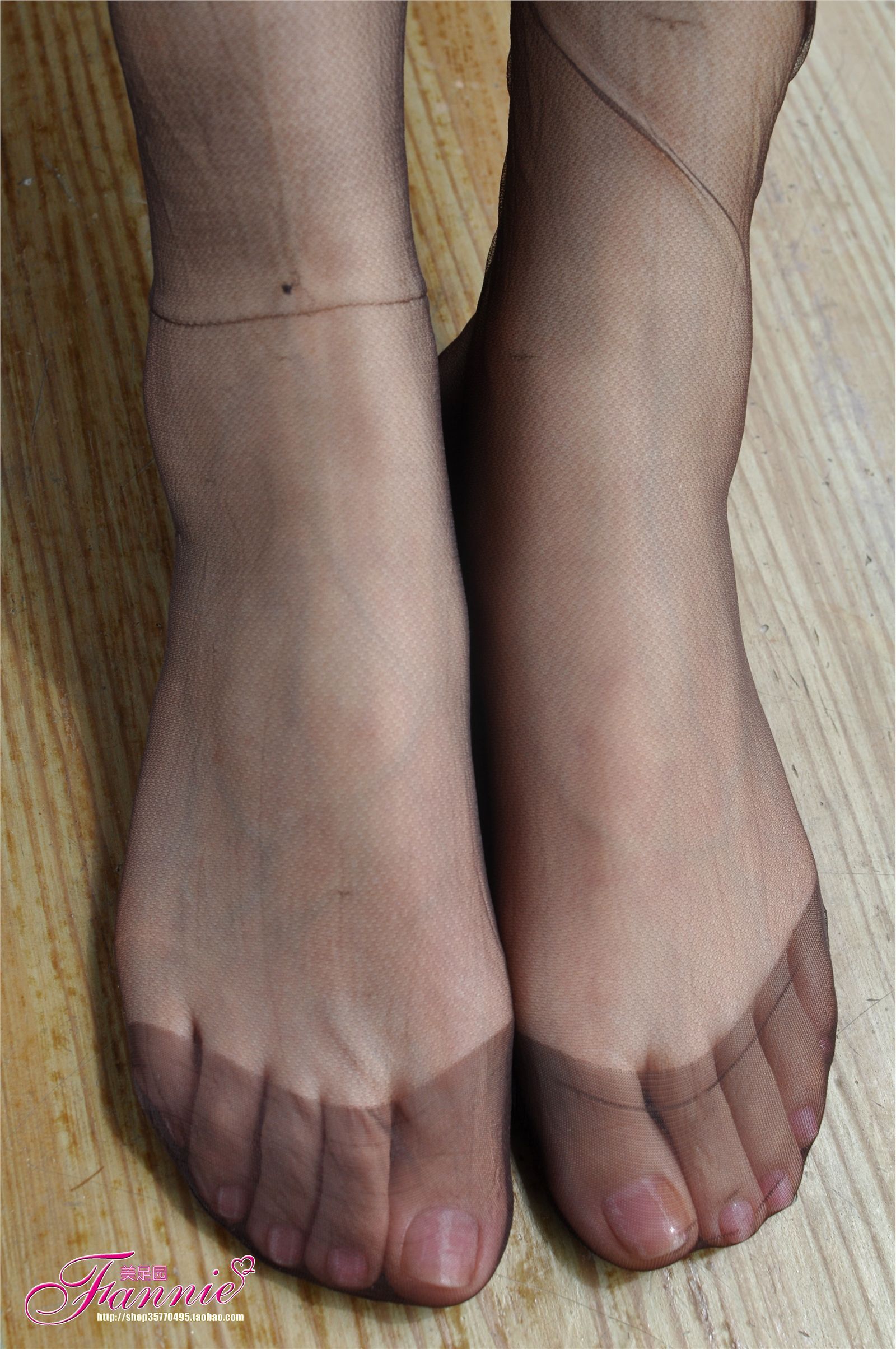 Fannie芬妮高清原图之2011周年特辑（丝足3）NO.016