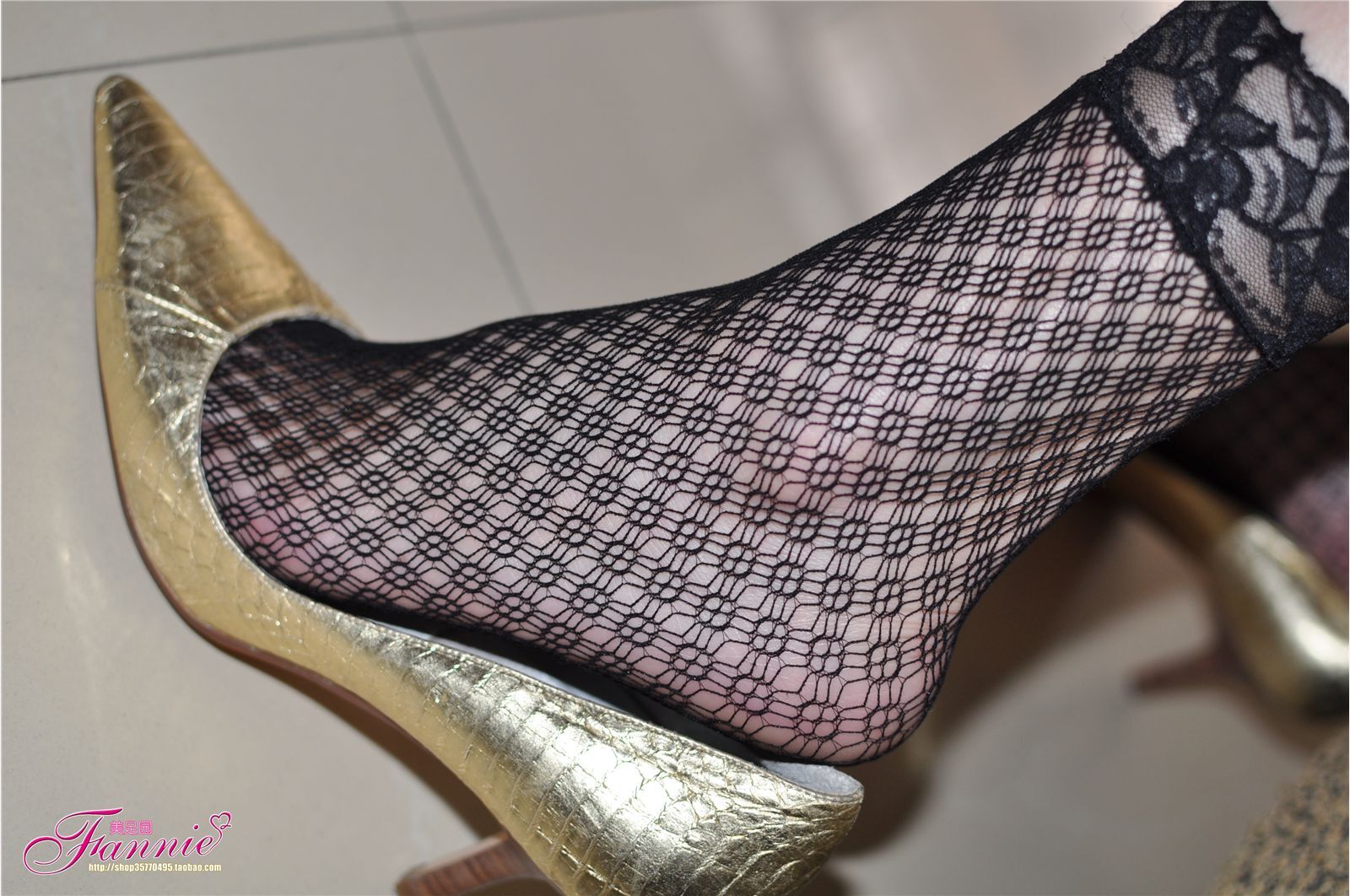 Fannie芬妮高清原图之暗香（金色船鞋黑网丝）NO.020