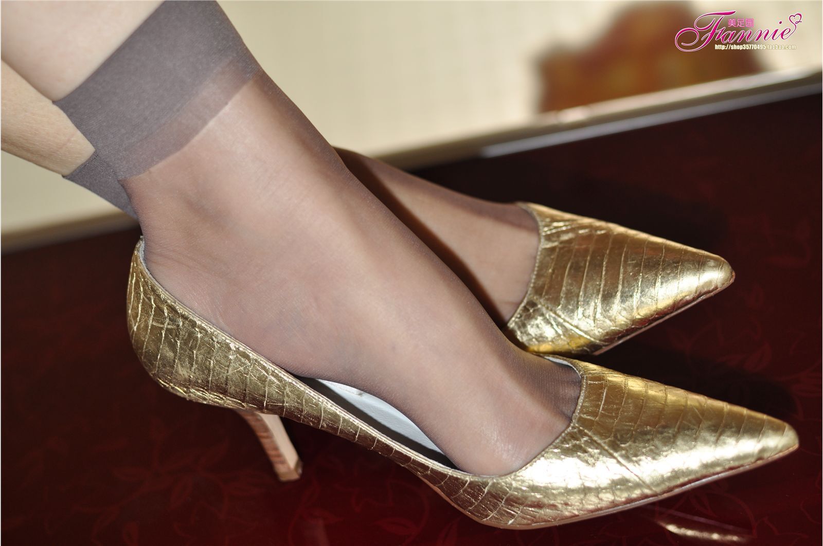 Fannie芬妮高清原图之暗香（金色船鞋灰丝）NO.024
