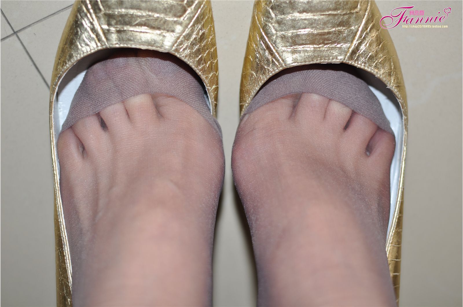 Fannie芬妮高清原图之暗香（金色船鞋灰丝）NO.024