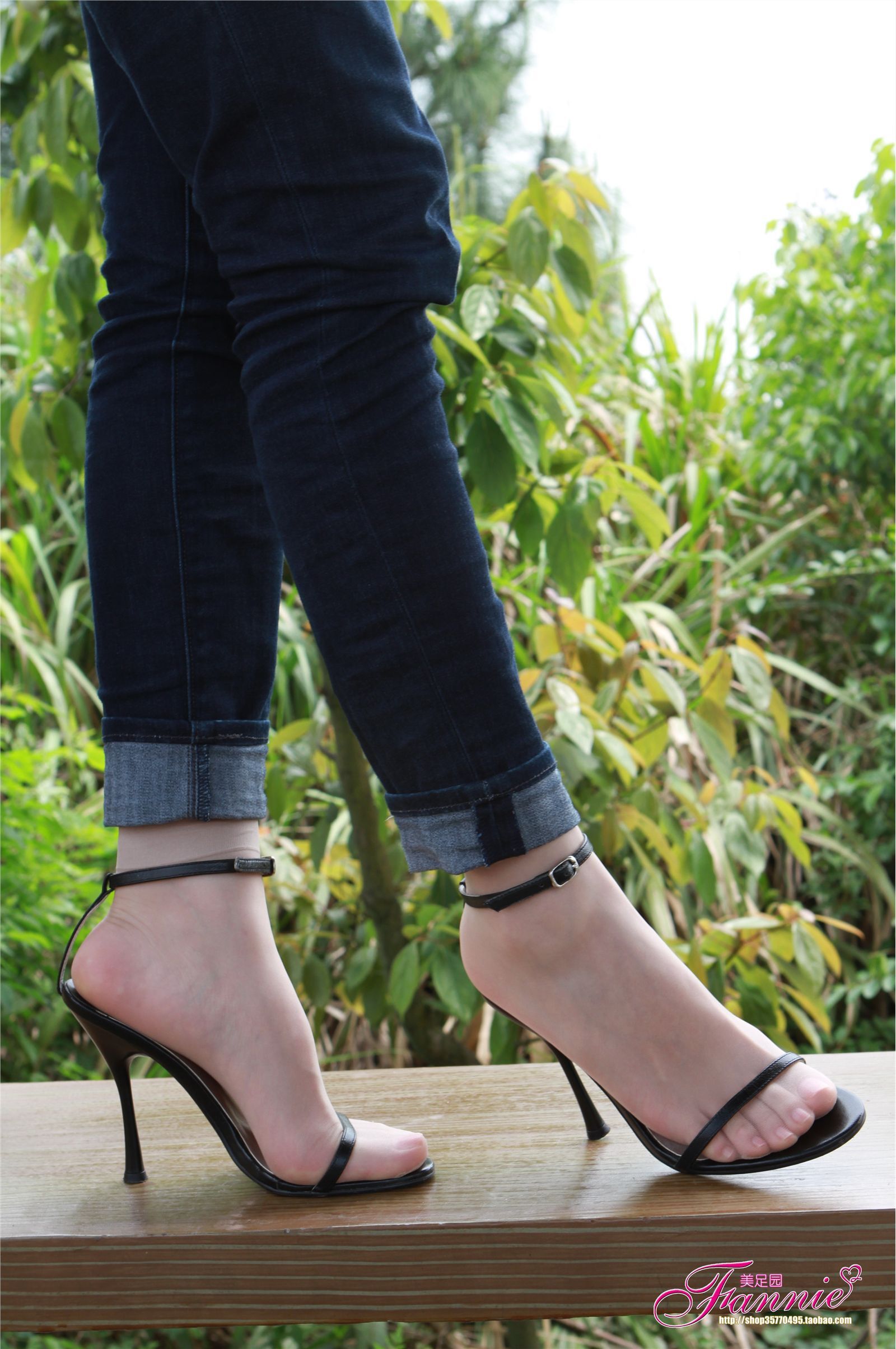 Fannie芬妮高清原图之薄如蝉翼轻若烟（极致高跟肉色短丝）NO.031