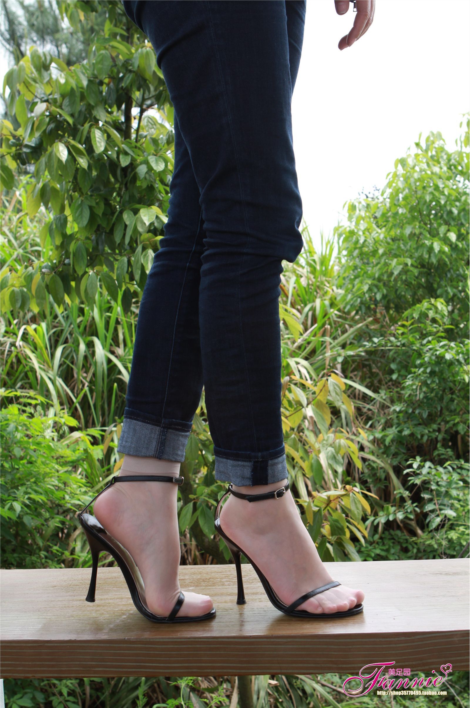 Fannie芬妮高清原图之薄如蝉翼轻若烟（极致高跟肉色短丝）NO.031