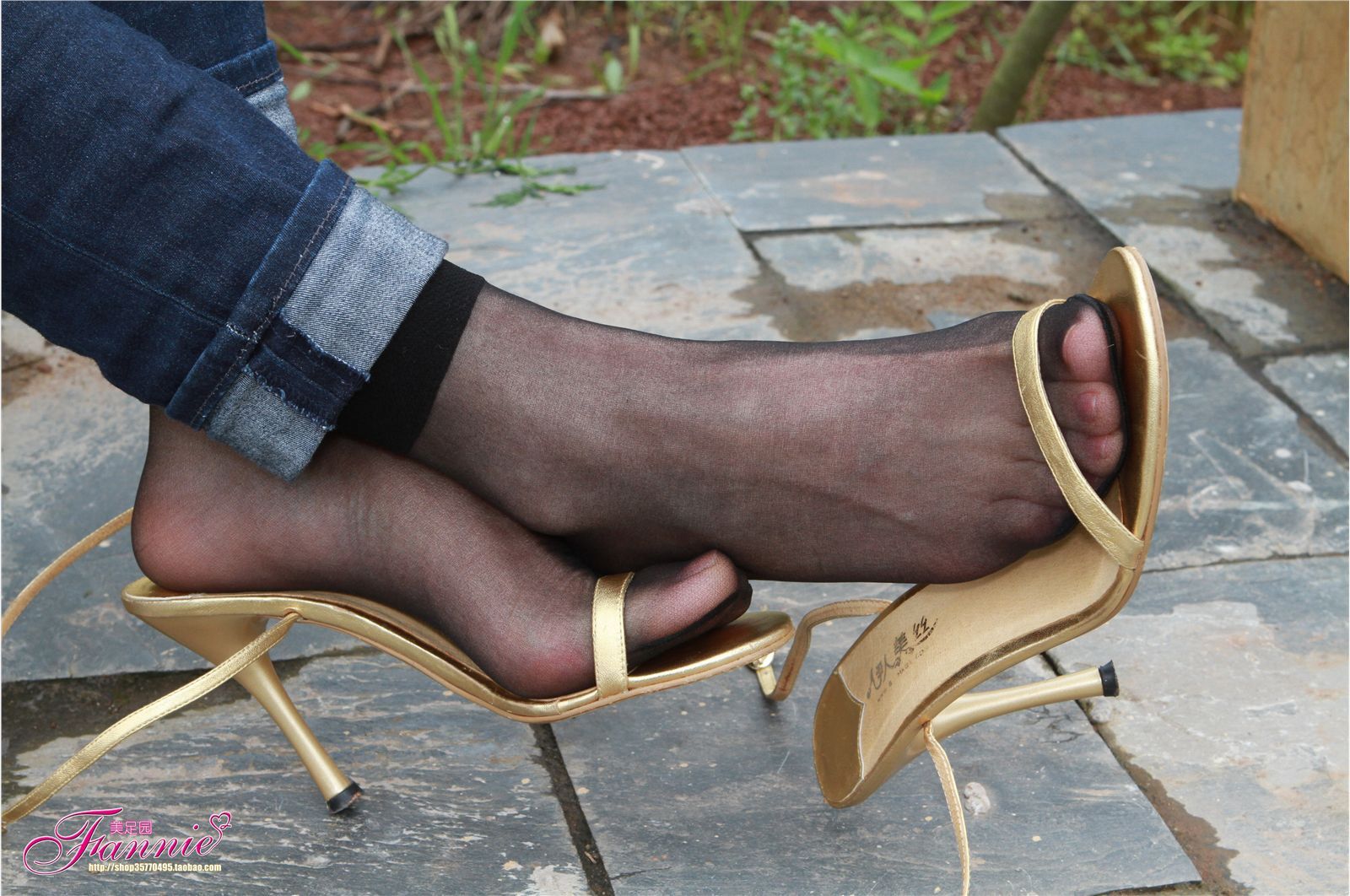 Fannie芬妮高清原图之薄如蝉翼轻若烟（金色旋律黑色短丝）NO.035