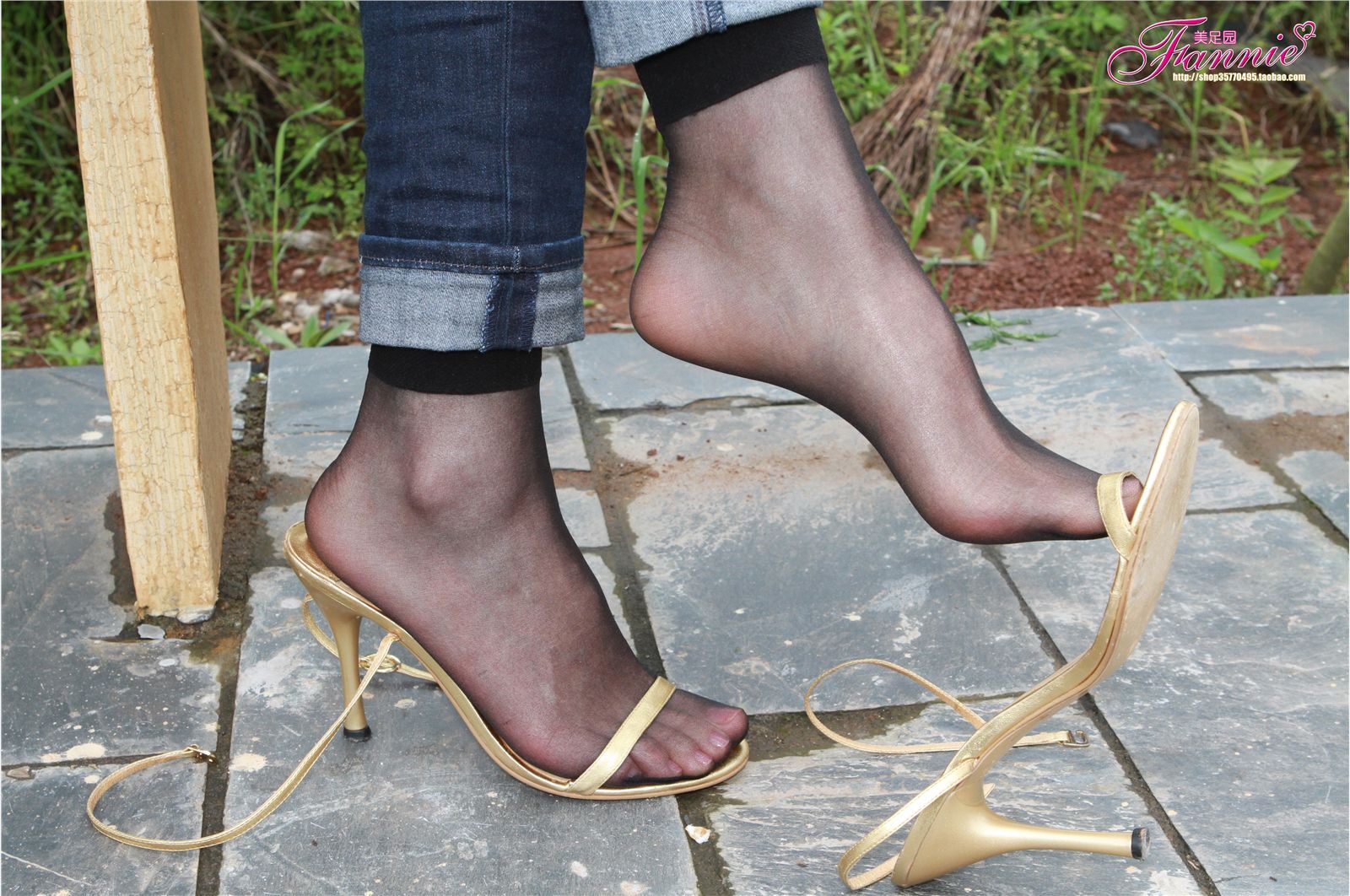 Fannie芬妮高清原图之薄如蝉翼轻若烟（金色旋律黑色短丝）NO.035