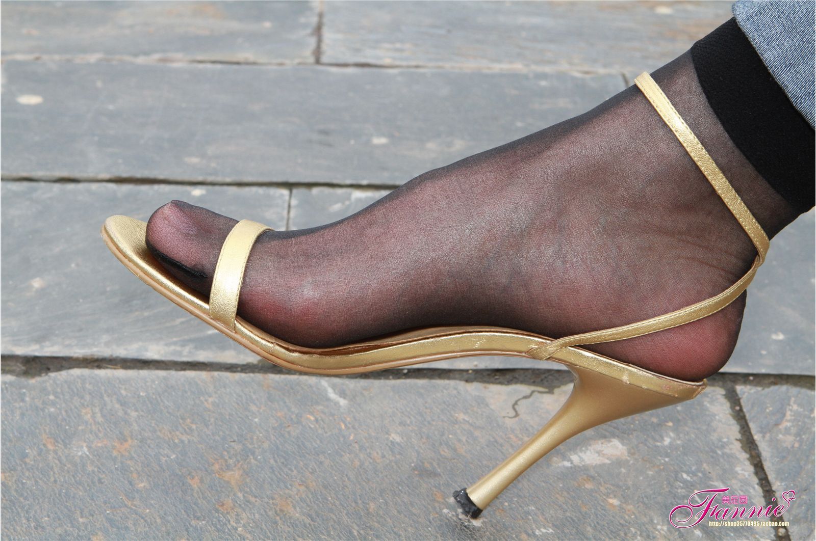 Fannie芬妮高清原图之薄如蝉翼轻若烟（金色旋律黑色短丝）NO.035