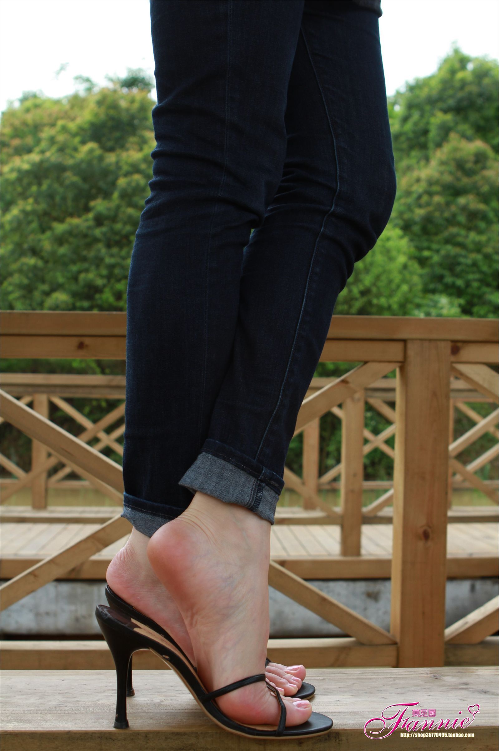 Fannie芬妮高清原图之薄施粉彩（极致凉拖）NO.042