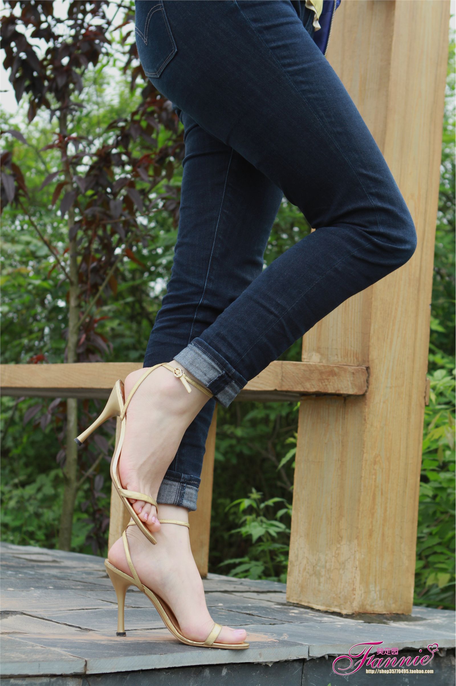 Fannie芬妮高清原图之薄施粉彩（金色旋律）NO.043