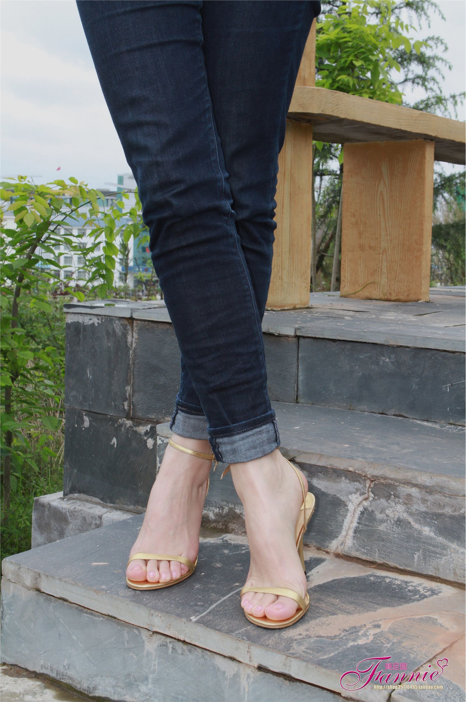 Fannie芬妮高清原图之薄施粉彩（金色旋律）NO.043