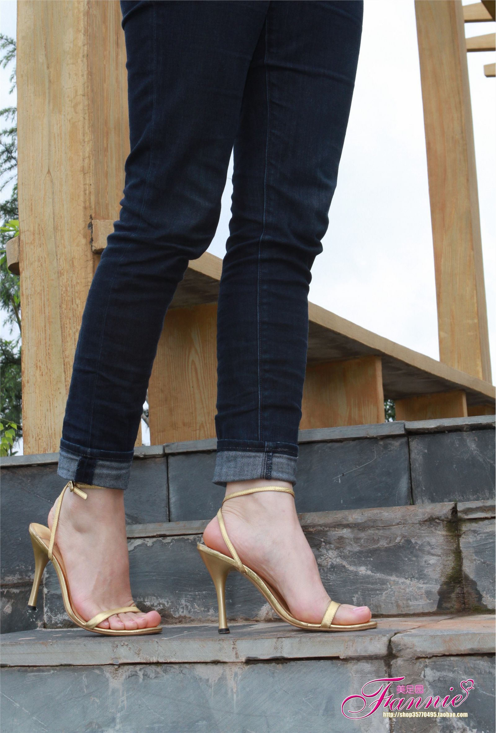 Fannie芬妮高清原图之薄施粉彩（金色旋律）NO.043