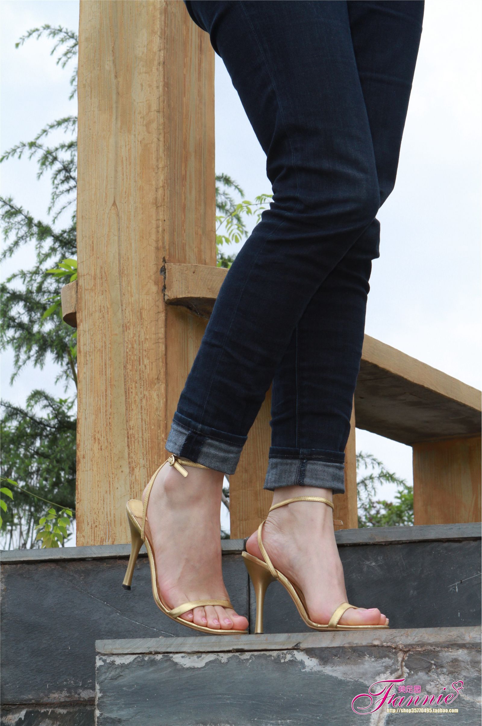 Fannie芬妮高清原图之薄施粉彩（金色旋律）NO.043