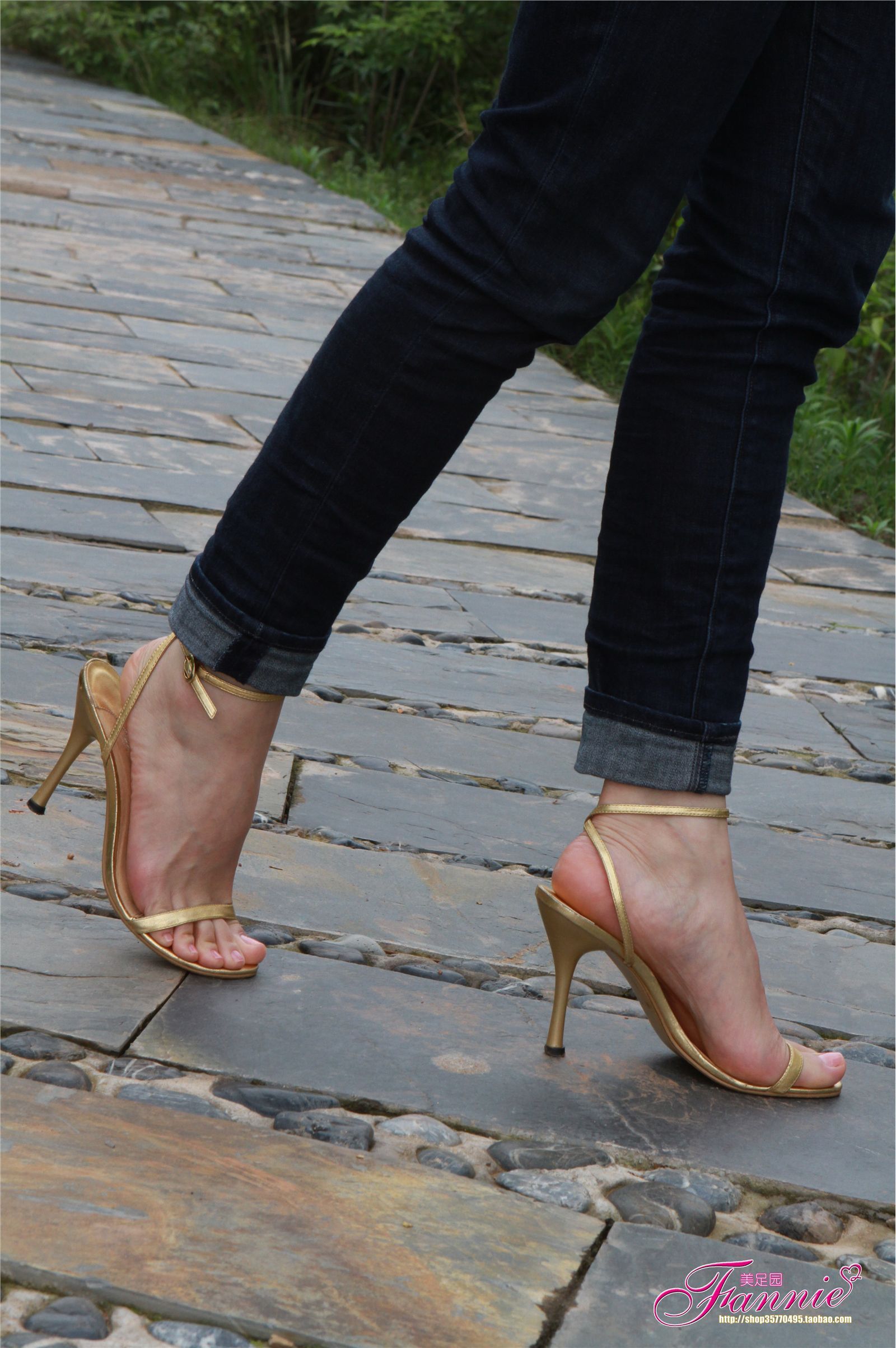 Fannie芬妮高清原图之薄施粉彩（金色旋律）NO.043