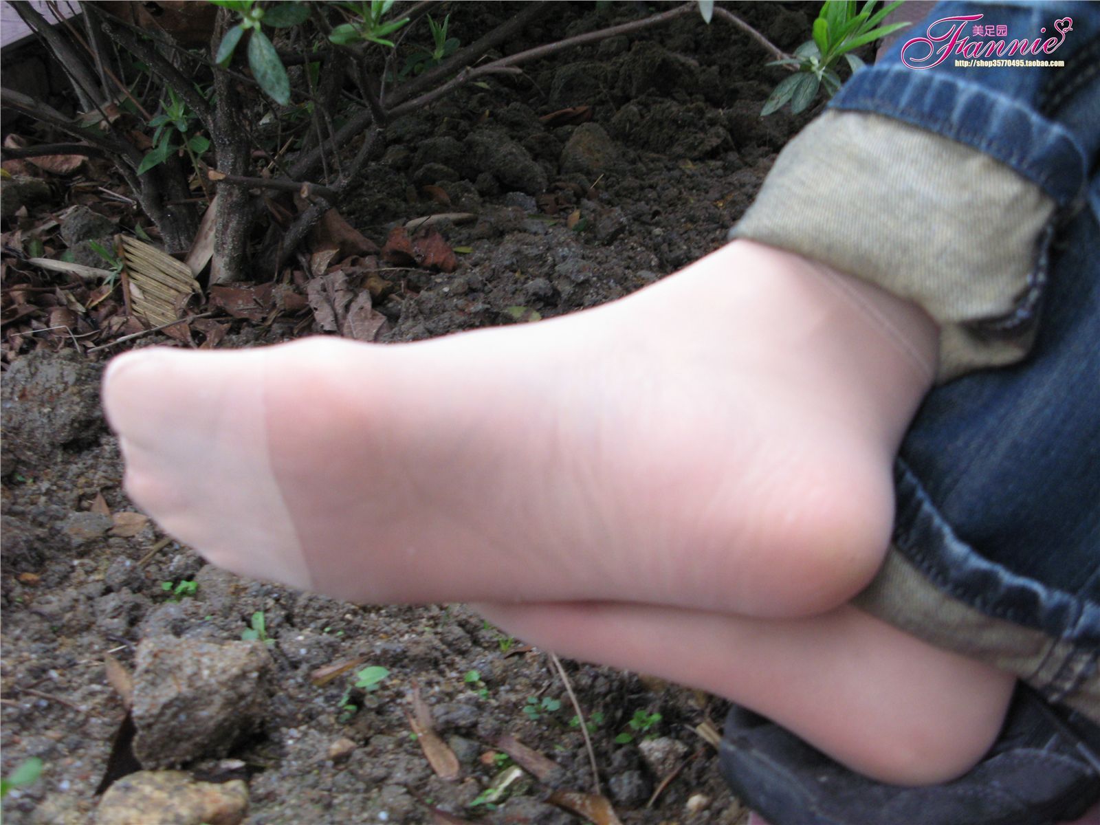 Fannie芬妮高清原图之茶山温泉2丝足NO.046