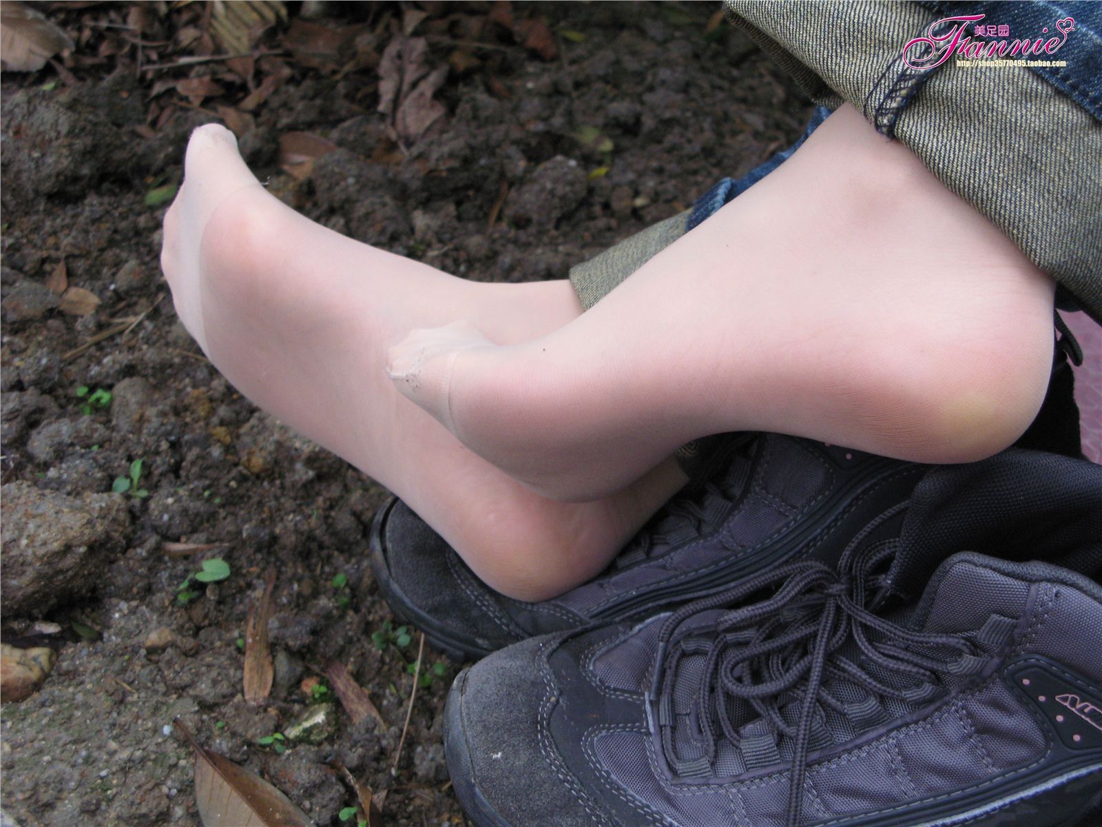 Fannie芬妮高清原图之茶山温泉2丝足NO.046