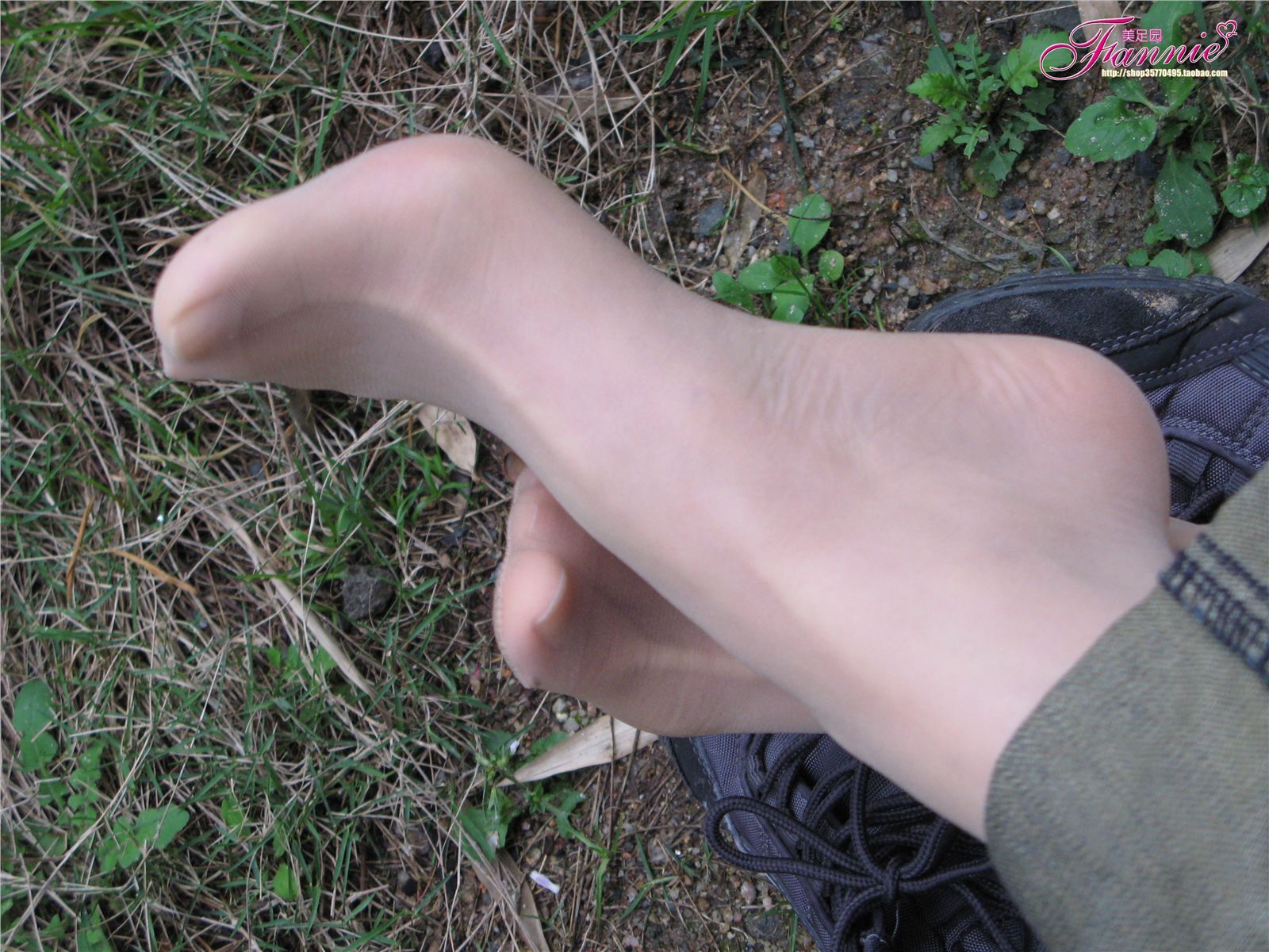 Fannie芬妮高清原图之茶山温泉2丝足NO.046